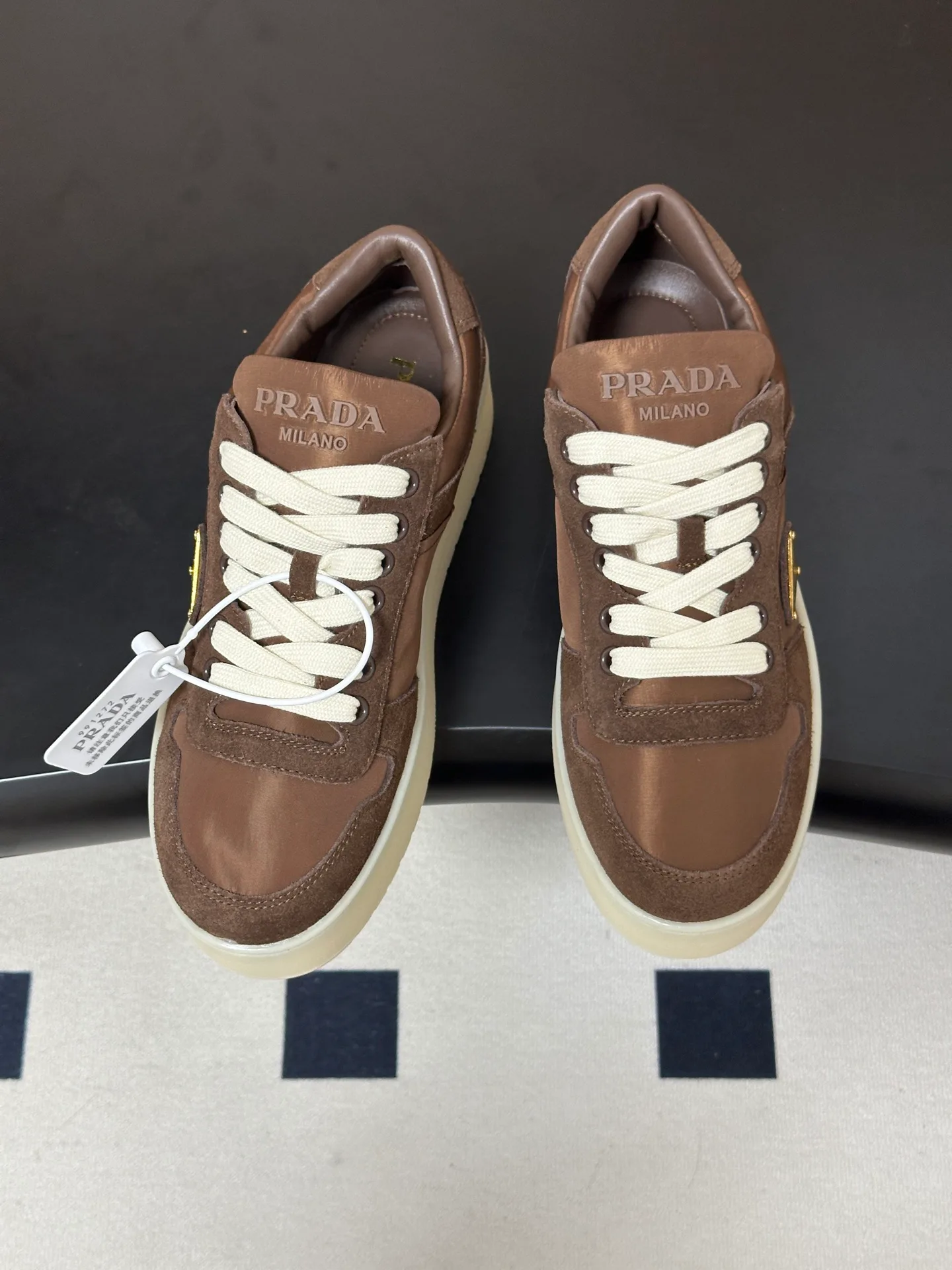 Кроссовки Женские Prada 18041555