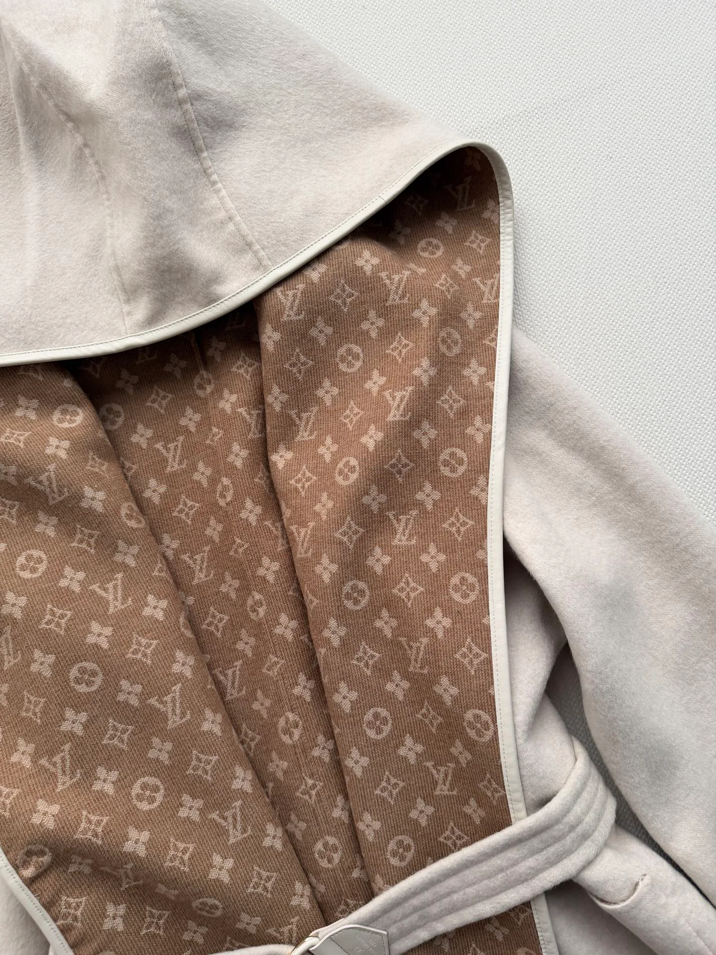 Пальто Женские Louis Vuitton 20093097