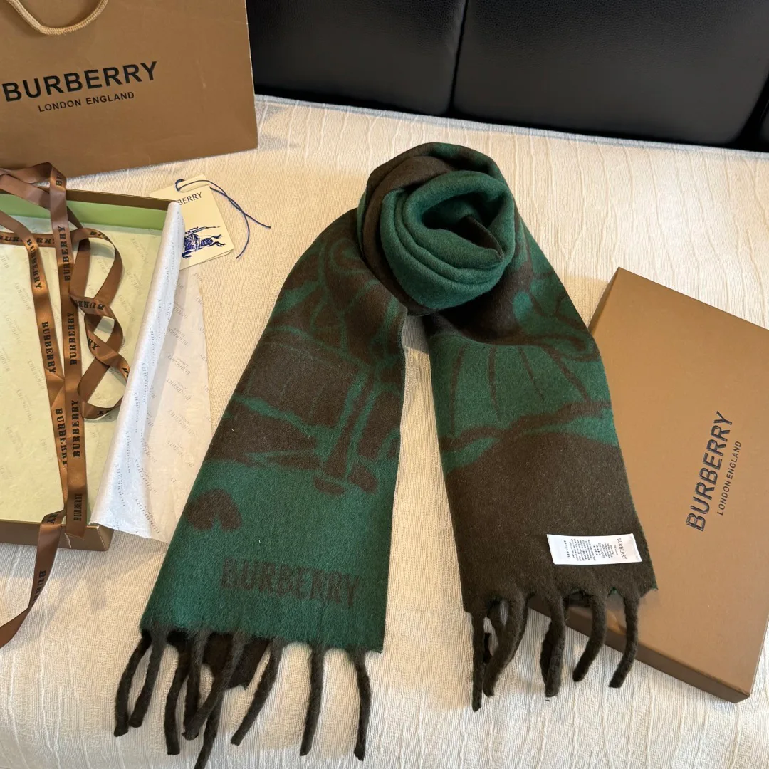 Шарфы Burberry 18449896