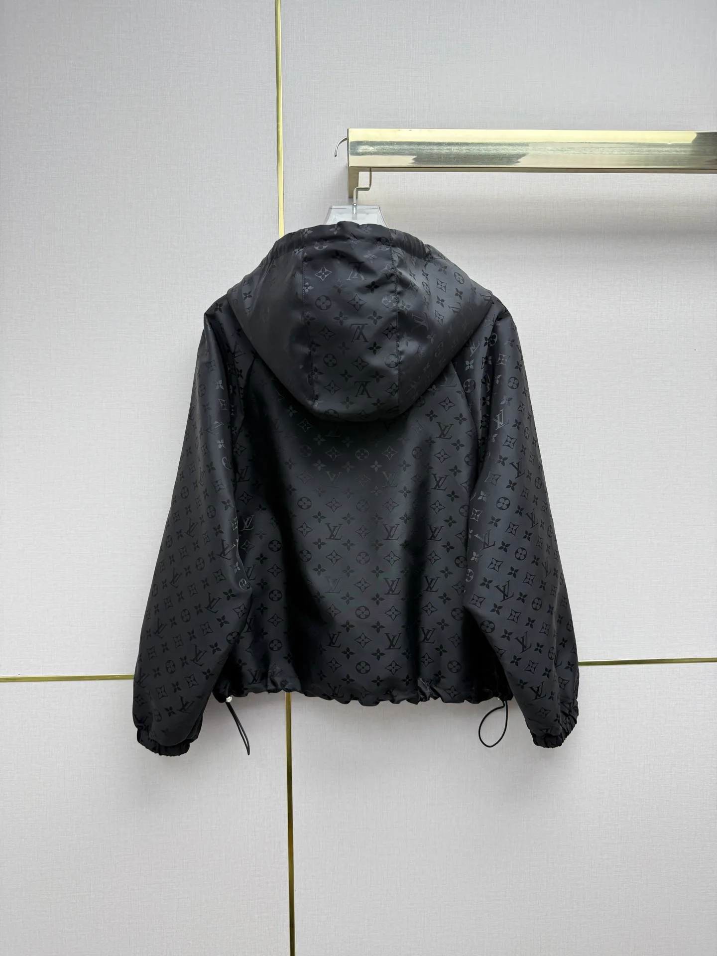 Куртки И Пуховики Женские Louis Vuitton 17908353