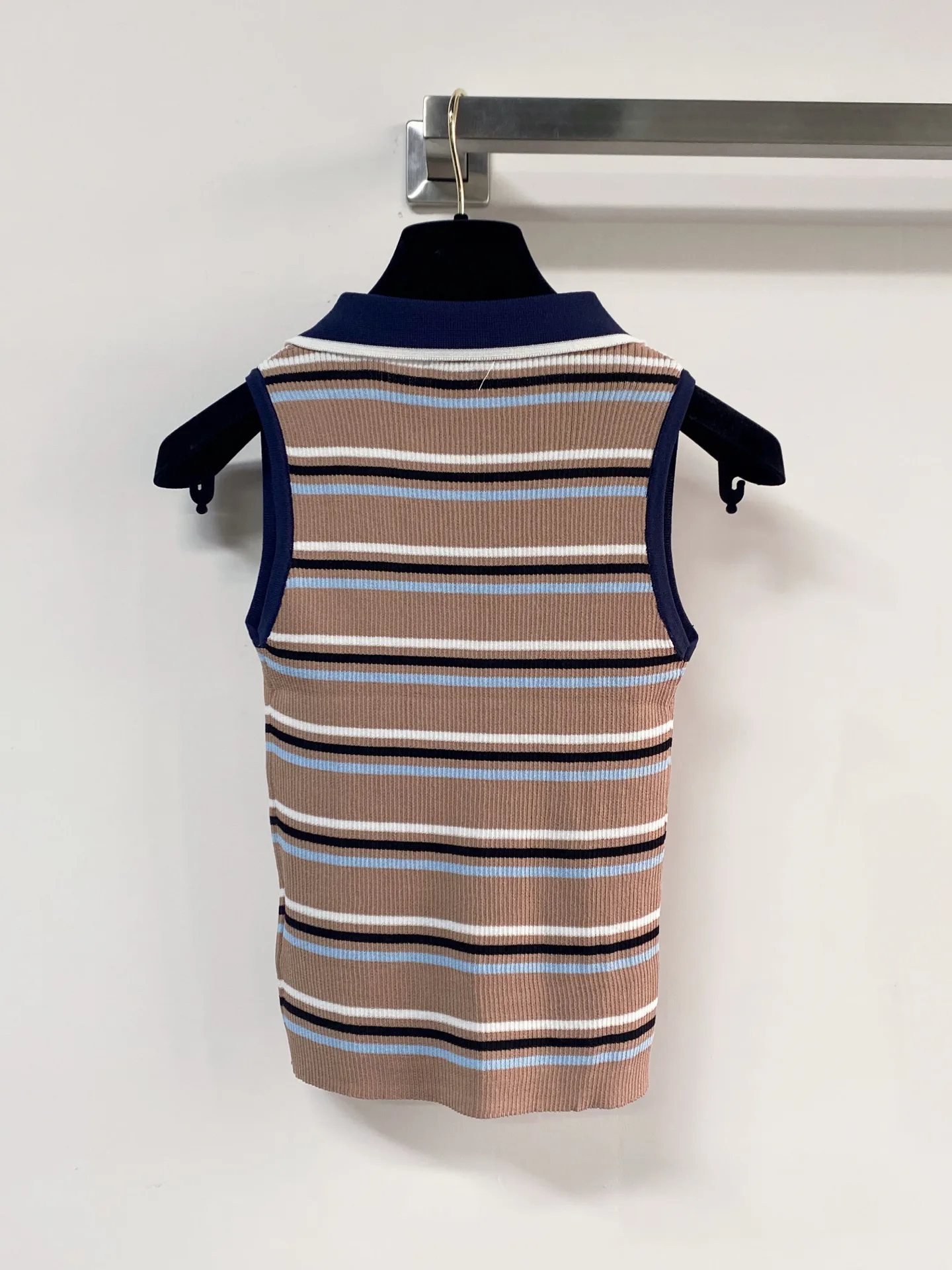 Жилеты Женские Chanel 13111344