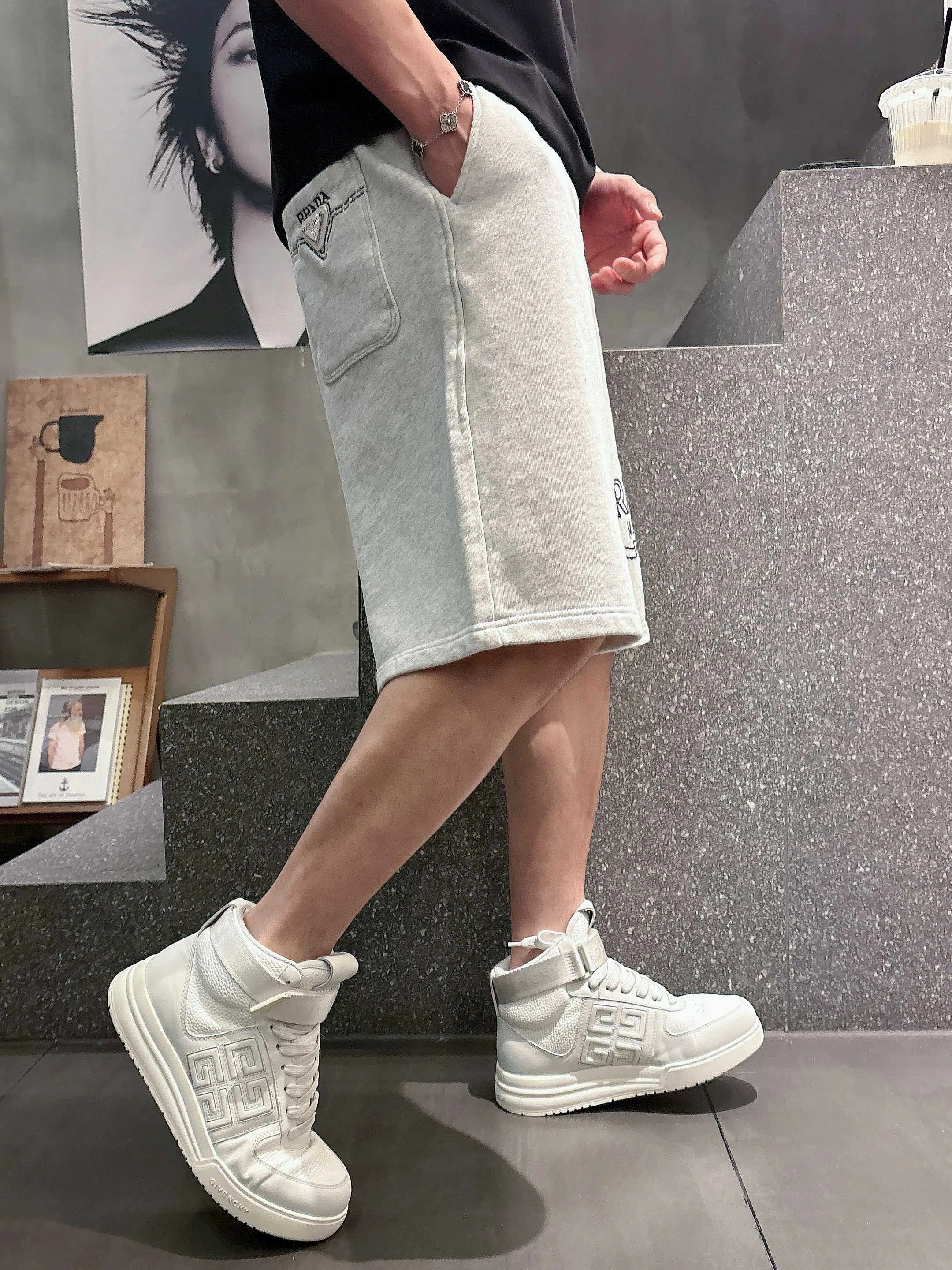 Шорты Мужские Prada 17468337