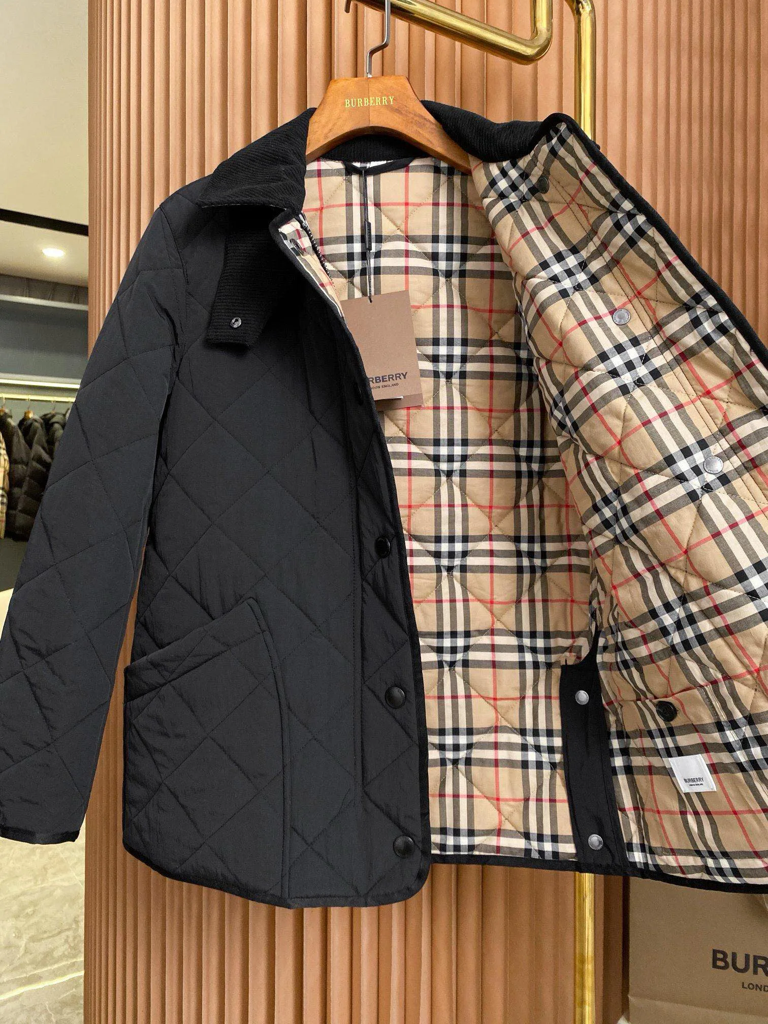 Куртки И Пуховики Женские Burberry 18903182