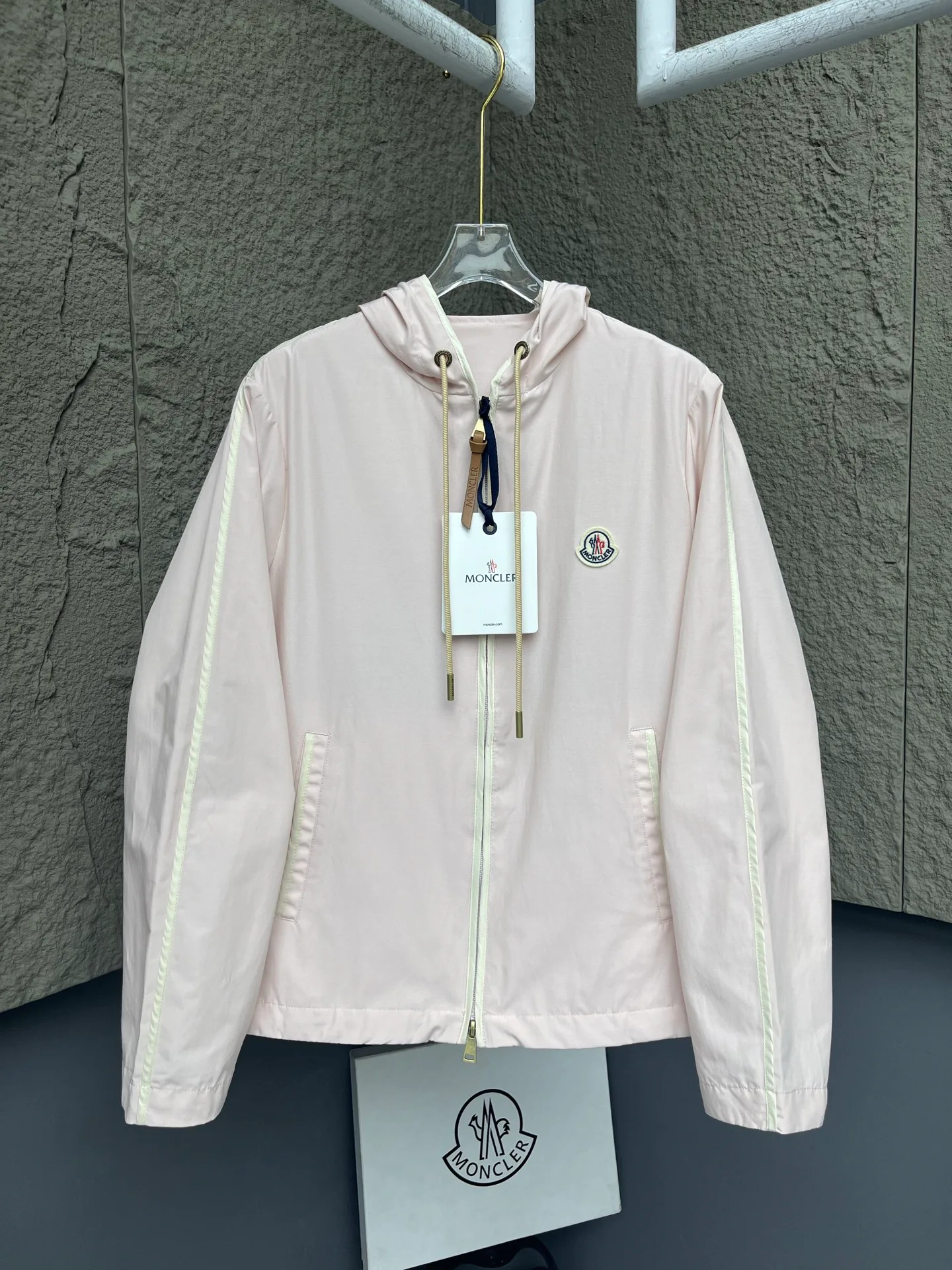 Куртки И Пуховики Женские Moncler 14179712
