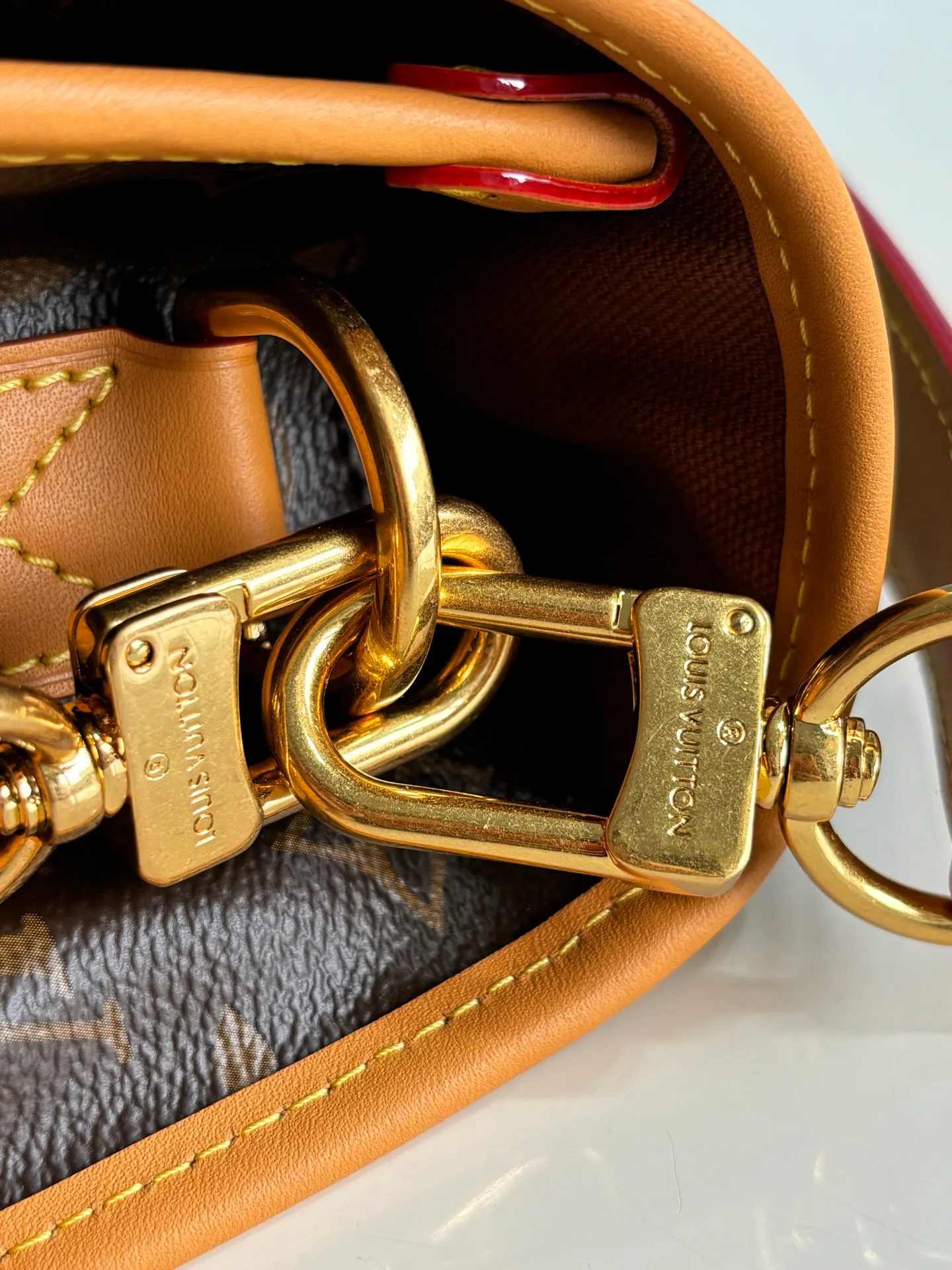 Классические Сумки Женские Louis Vuitton 18132417