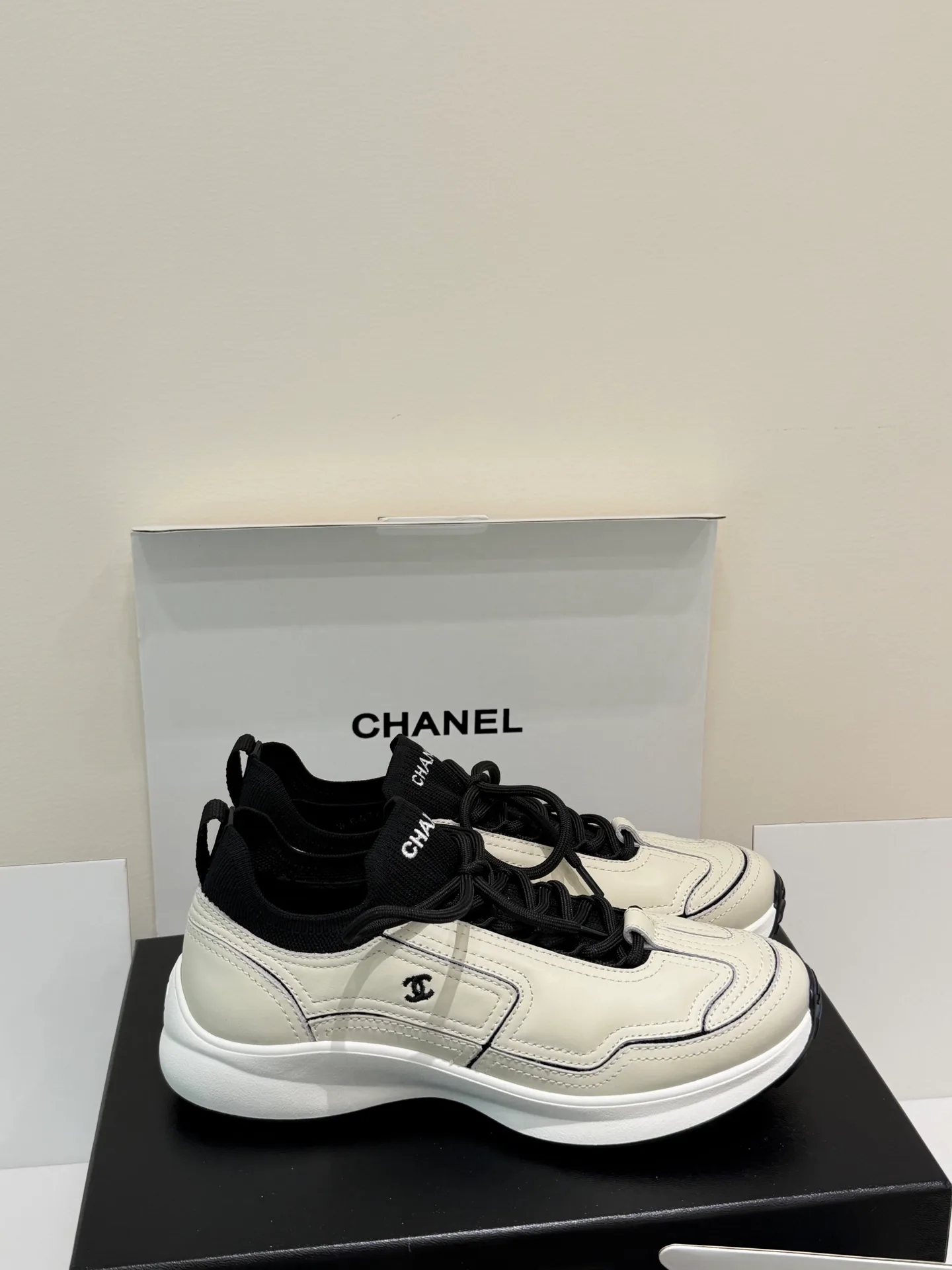 Кроссовки Женские Chanel 17464740