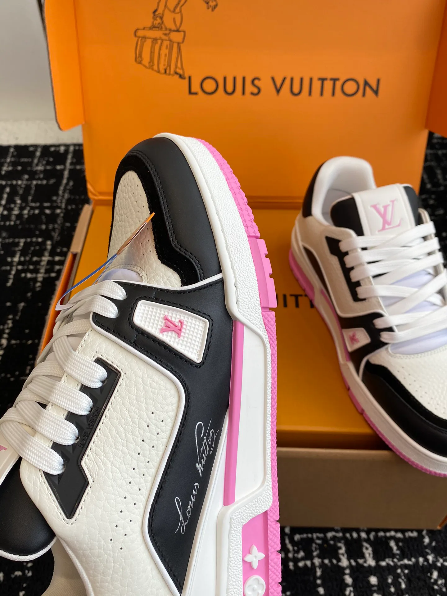 Кроссовки Женские Louis Vuitton 5595102