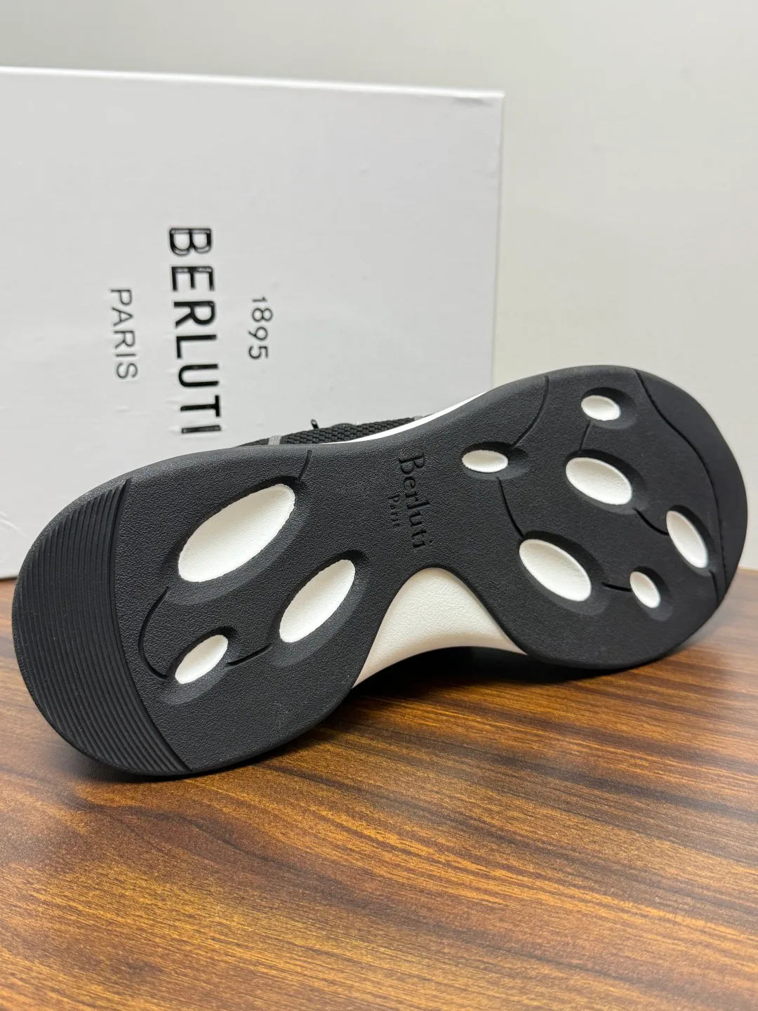 Кроссовки Мужские Berluti 19423281