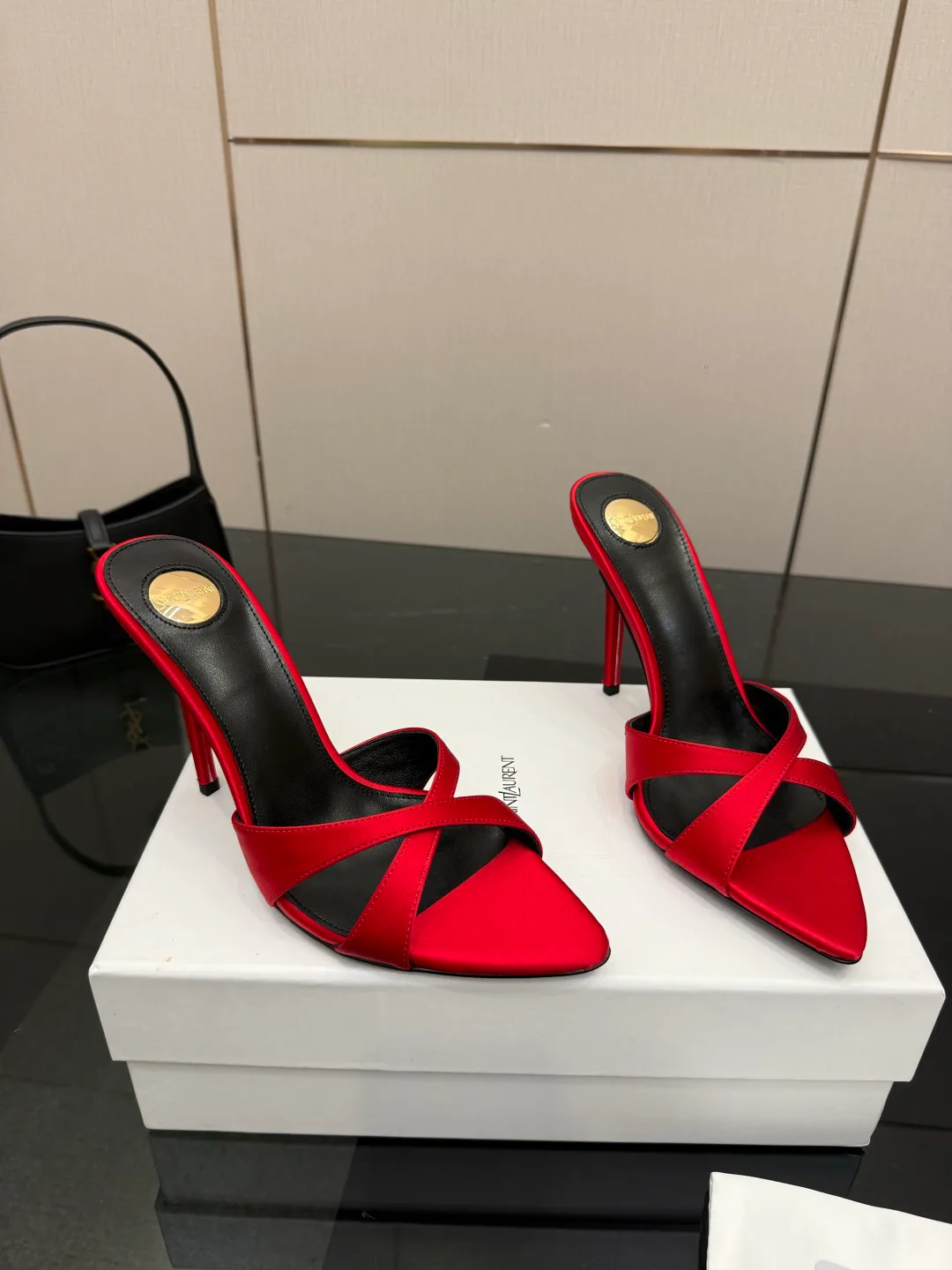 Босоножки Женские Saint Laurent 11409894