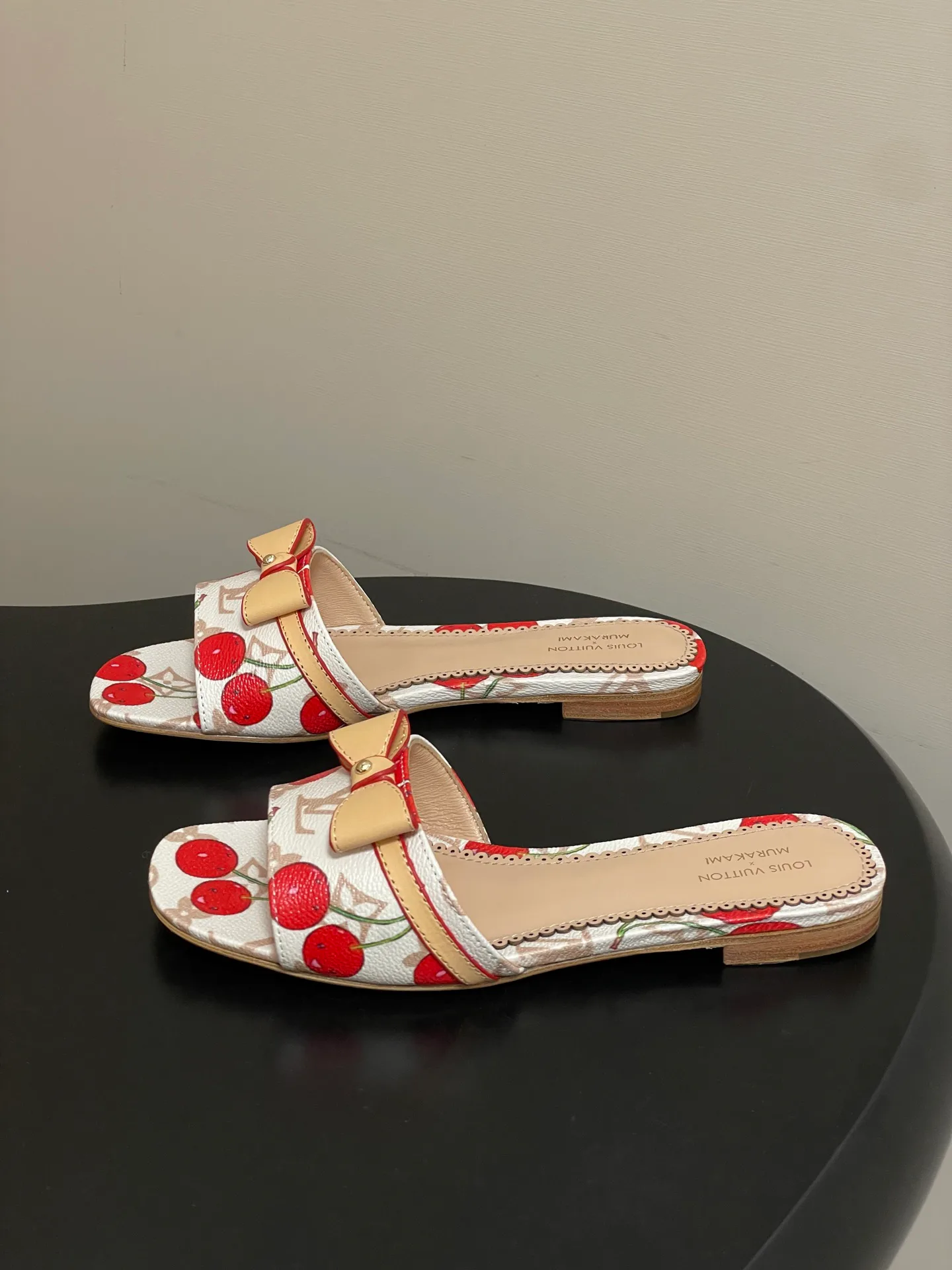 Шлепанцы Женские Louis Vuitton 3361686