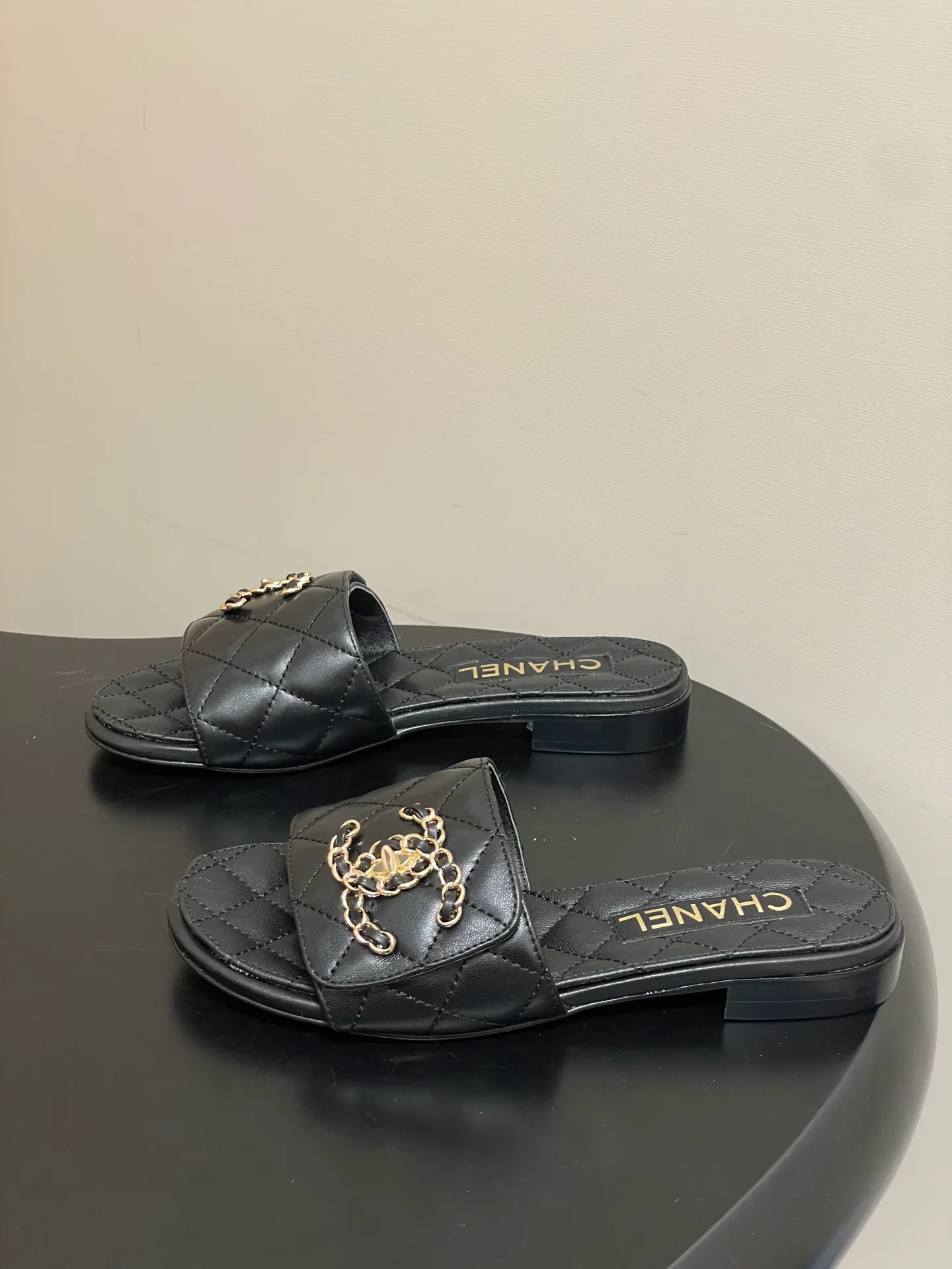 Босоножки Женские Chanel 10993841