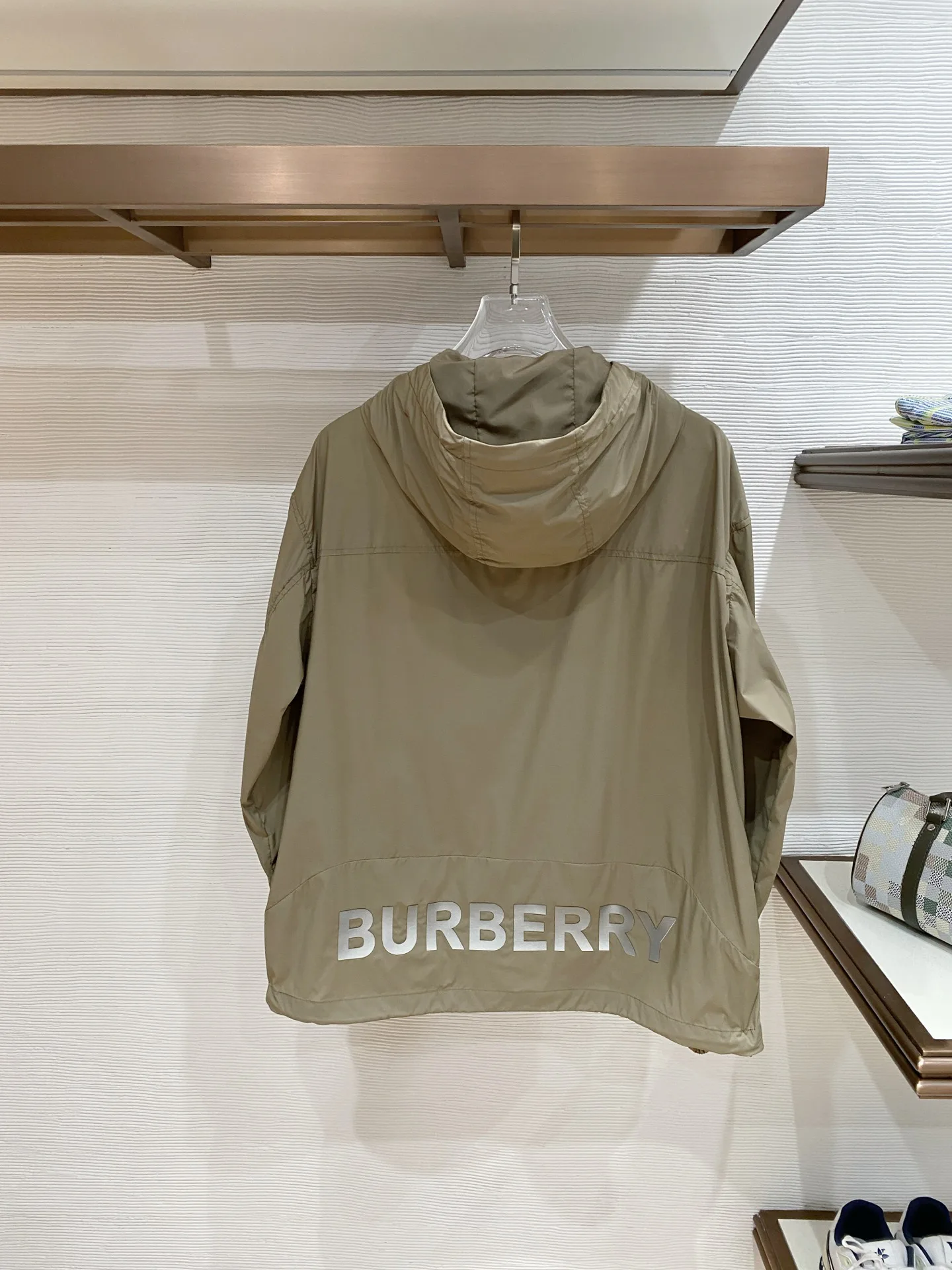 Куртки И Пуховики Женские Burberry 10271887