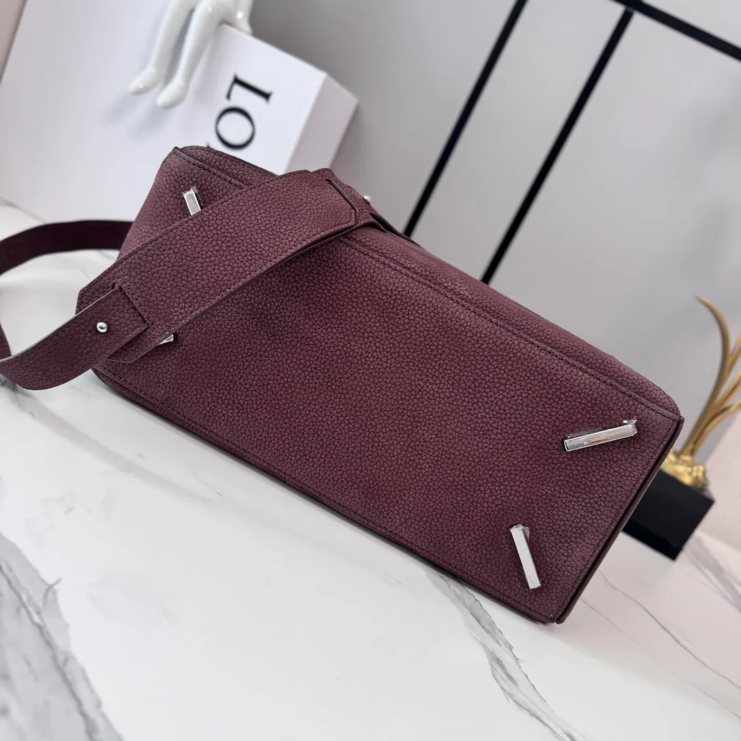 Классические Сумки Женские Loewe 11674526