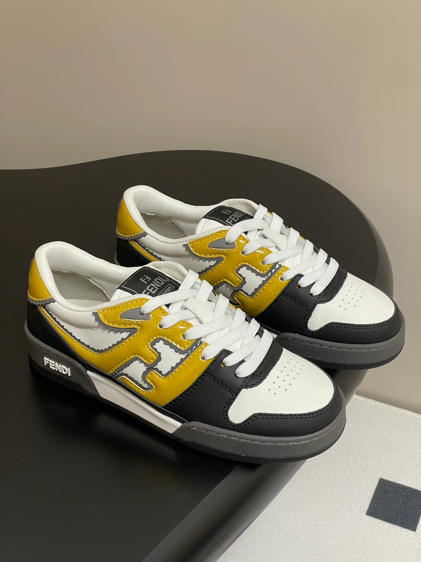Кроссовки Мужские Fendi 28323