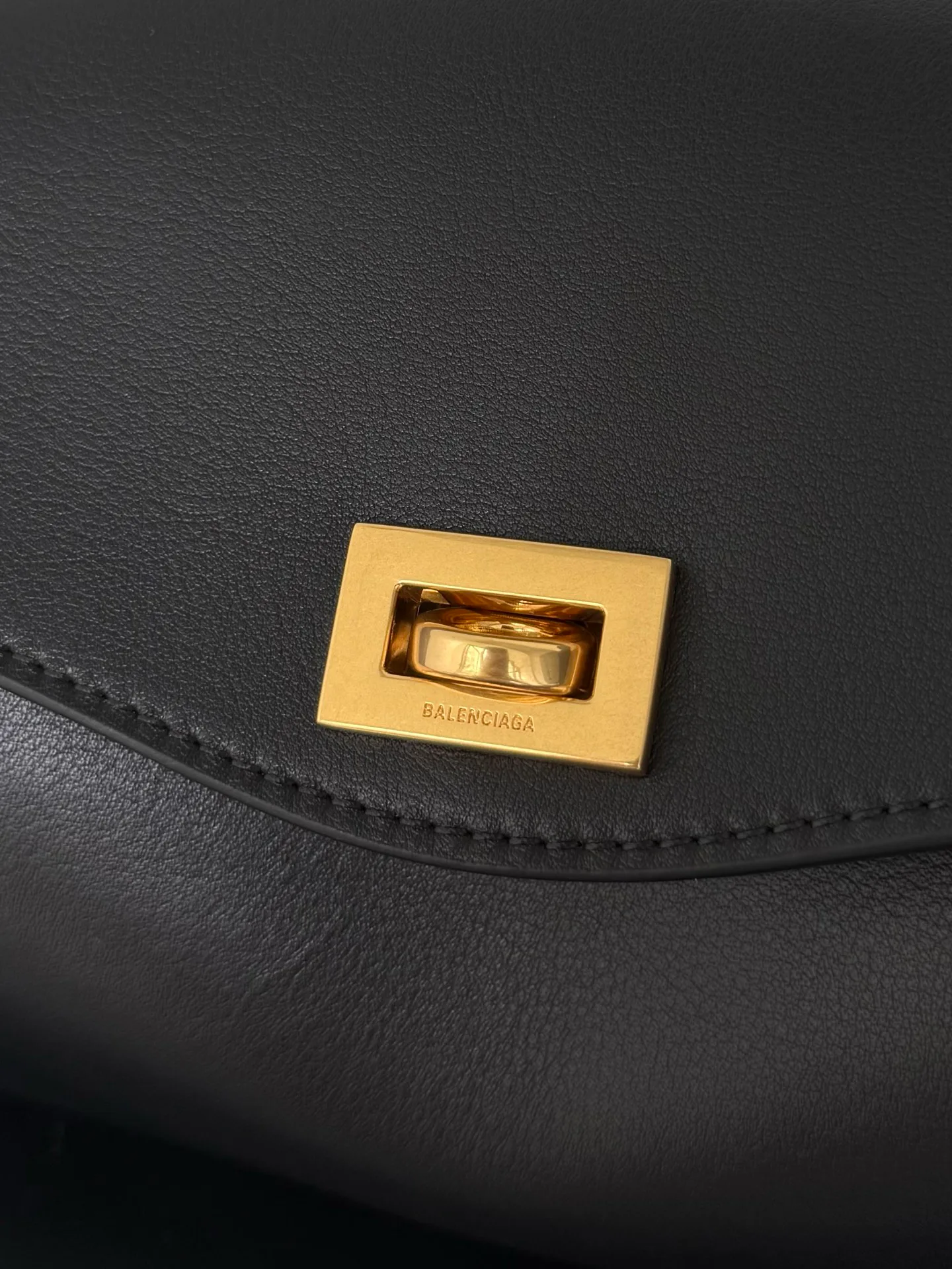 Классические Сумки Женские Balenciaga 12600592