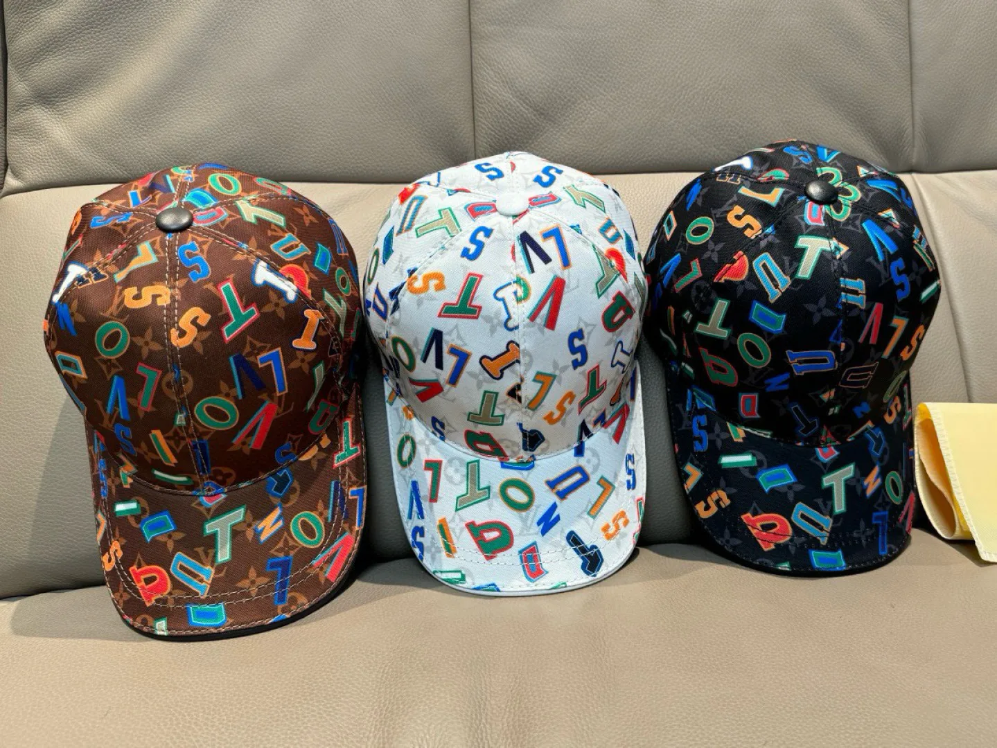 Головные Уборы Louis Vuitton 18876