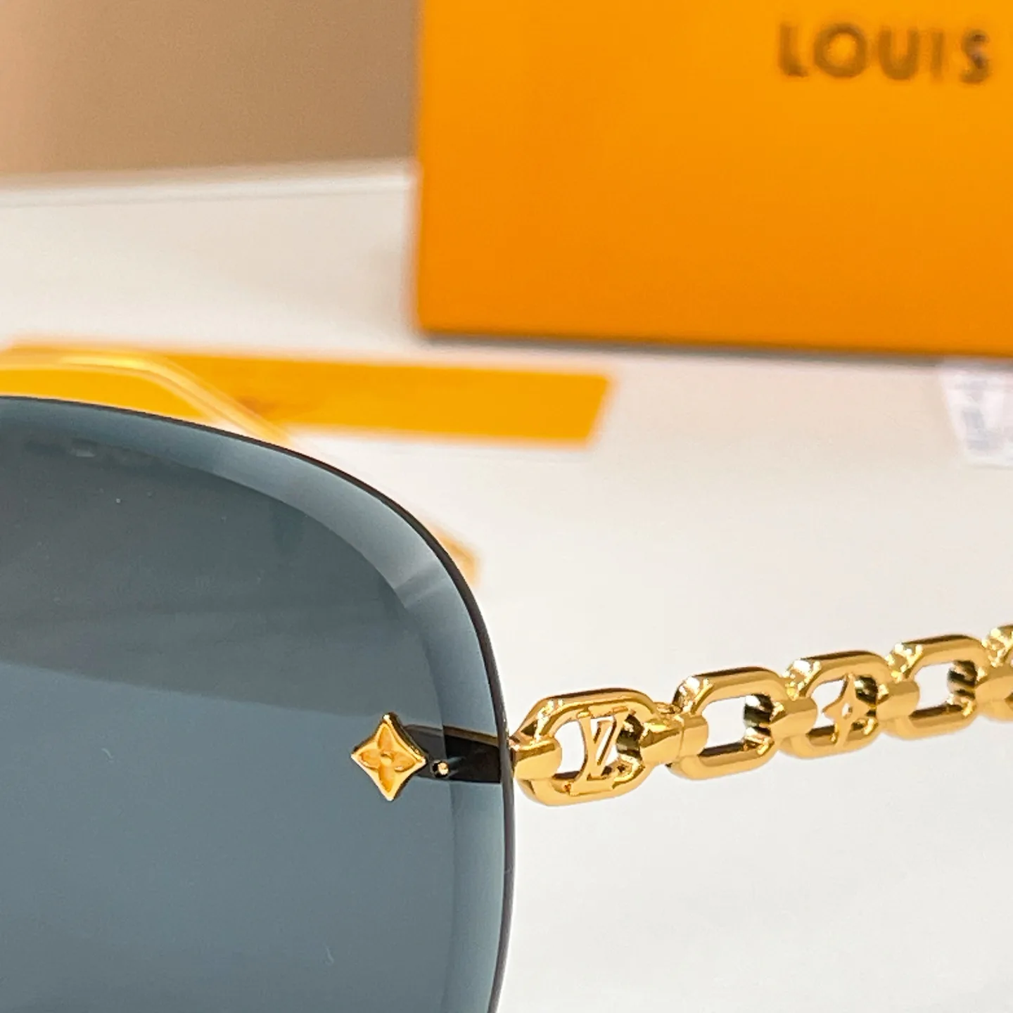 Очки Louis Vuitton 13576986