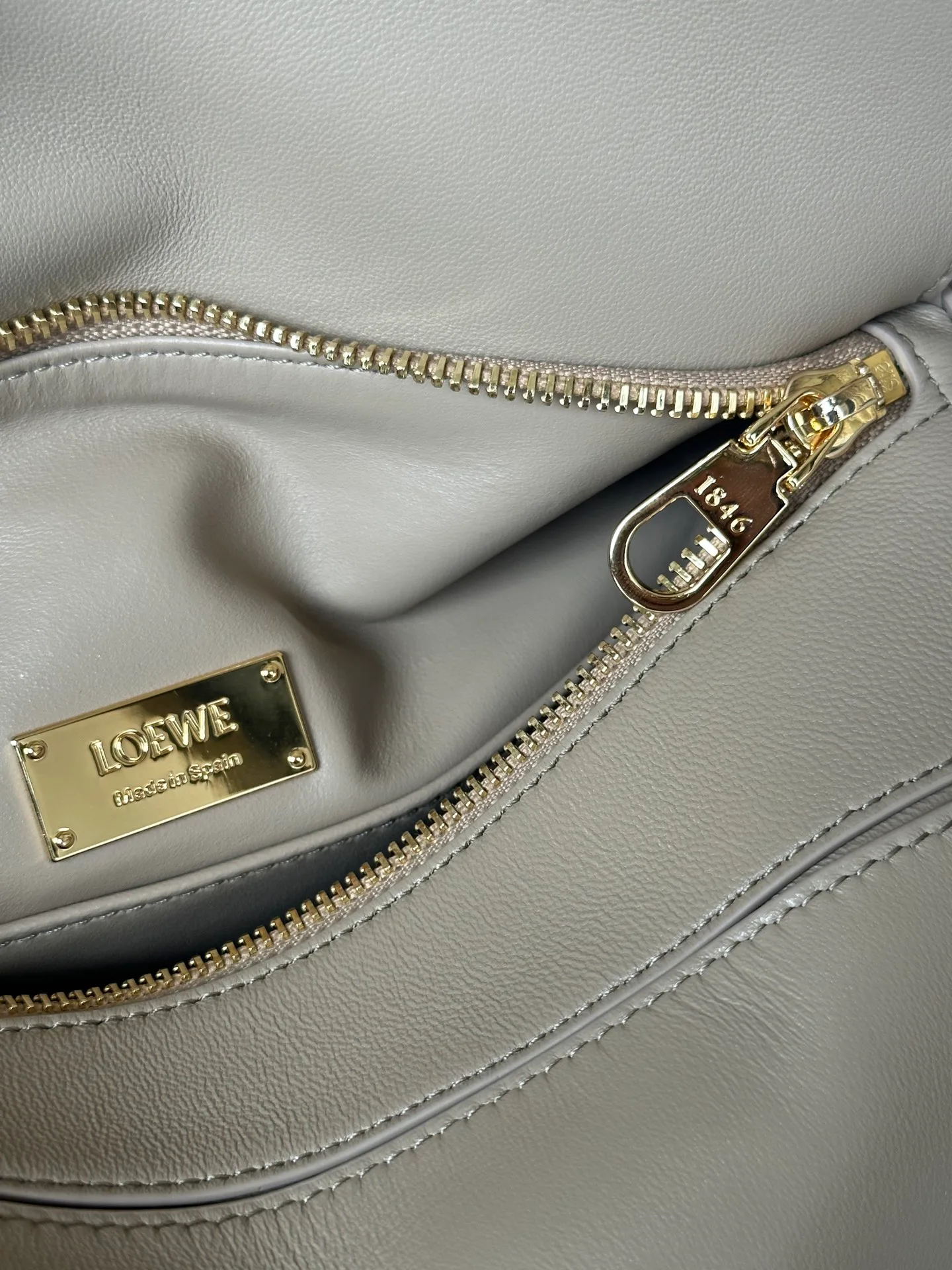 Классические Сумки Женские Loewe 11675867