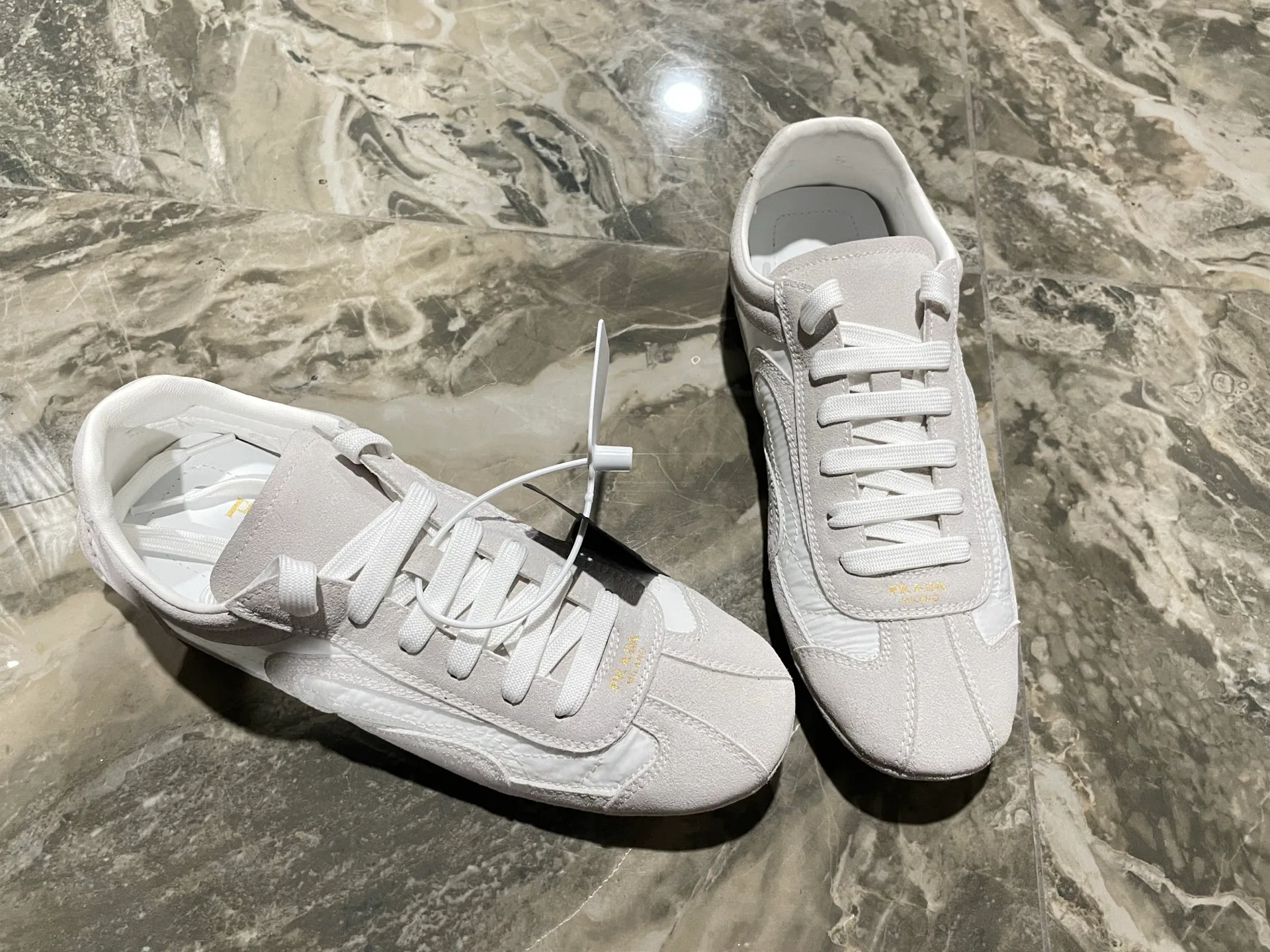 Кроссовки Женские Prada 9833765