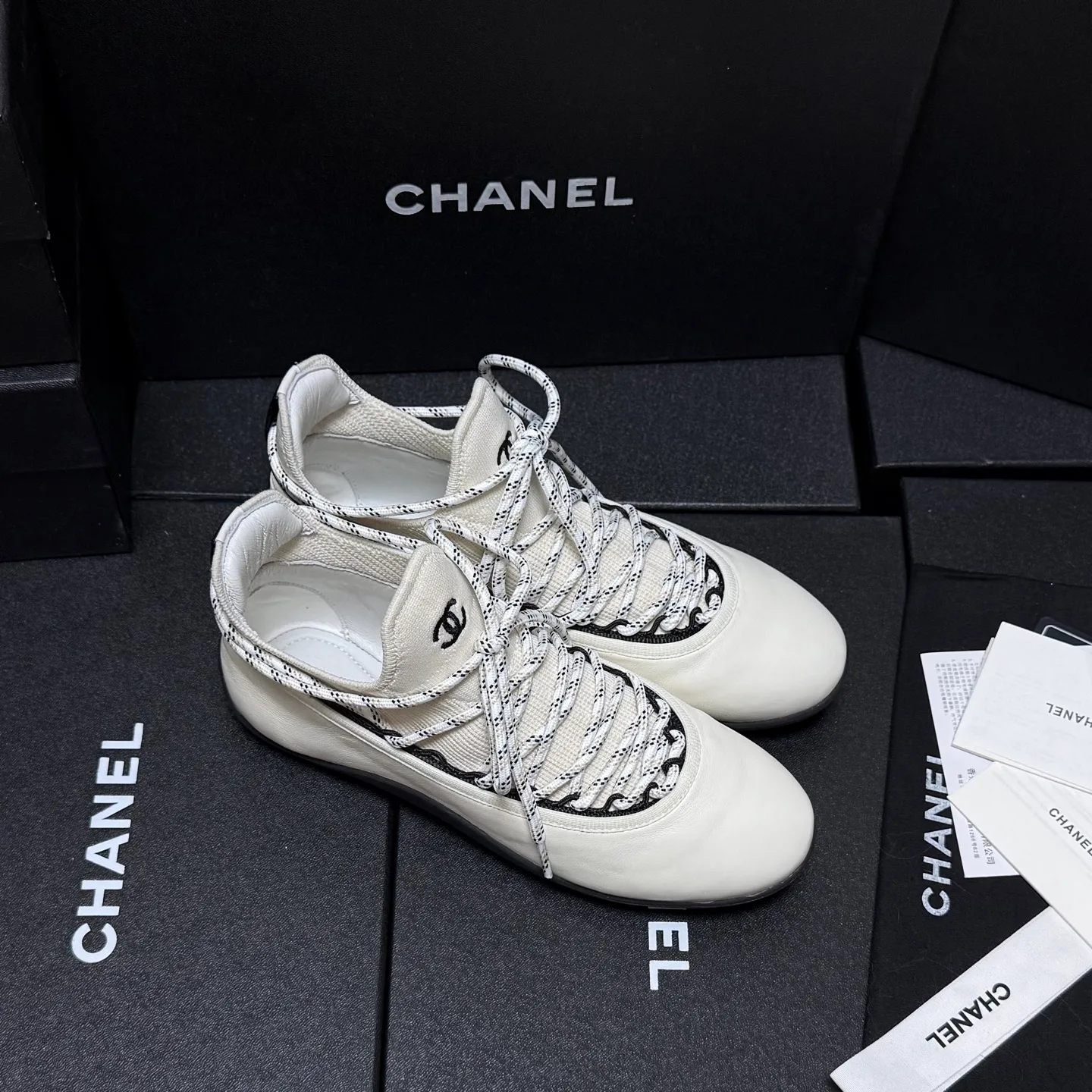 Кроссовки Женские Chanel 18083056