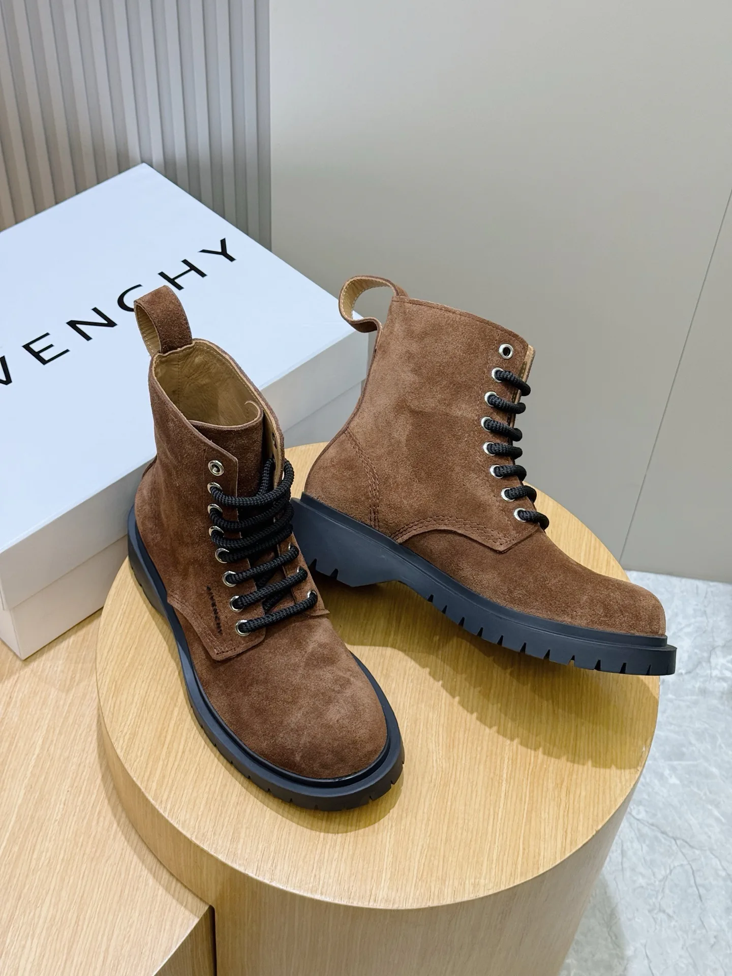 Ботинки Мужские Givenchy 631039