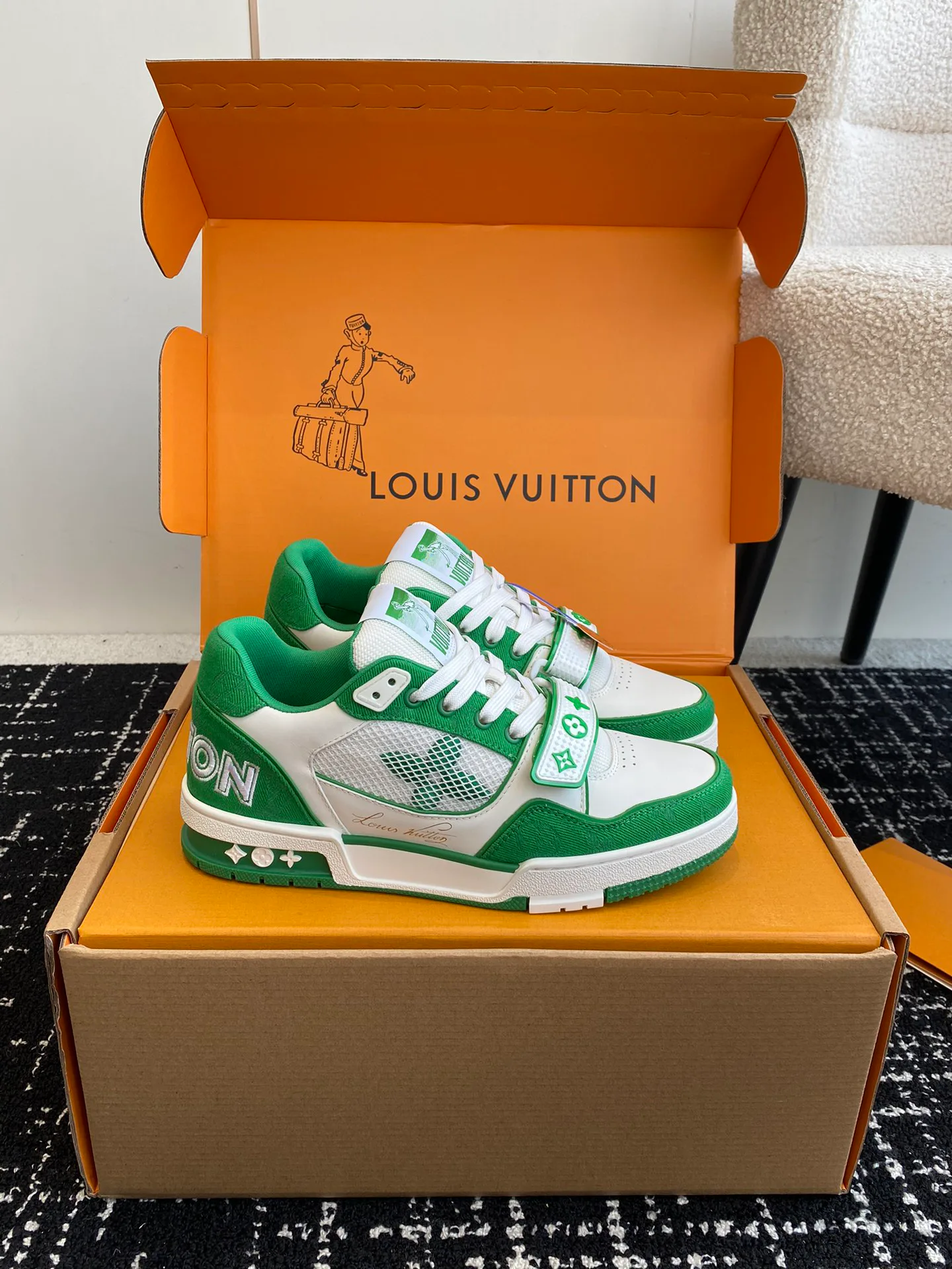 Кроссовки Женские Louis Vuitton 5438157