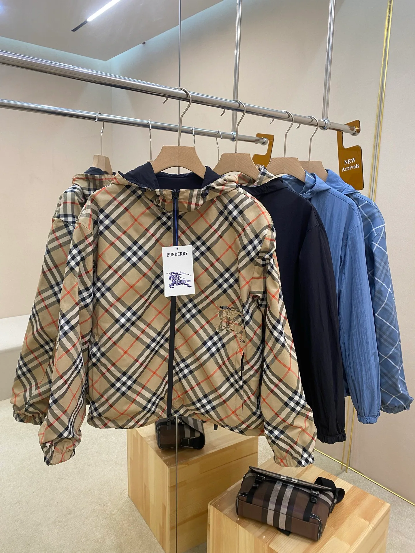 Куртки И Пуховики Женские Burberry 11463857
