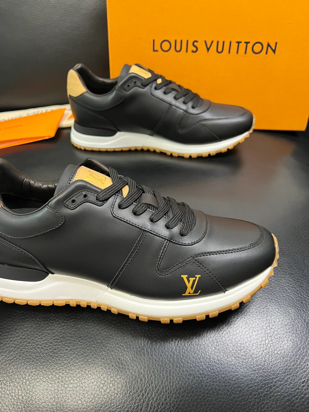 Кроссовки Мужские Louis Vuitton 1498268