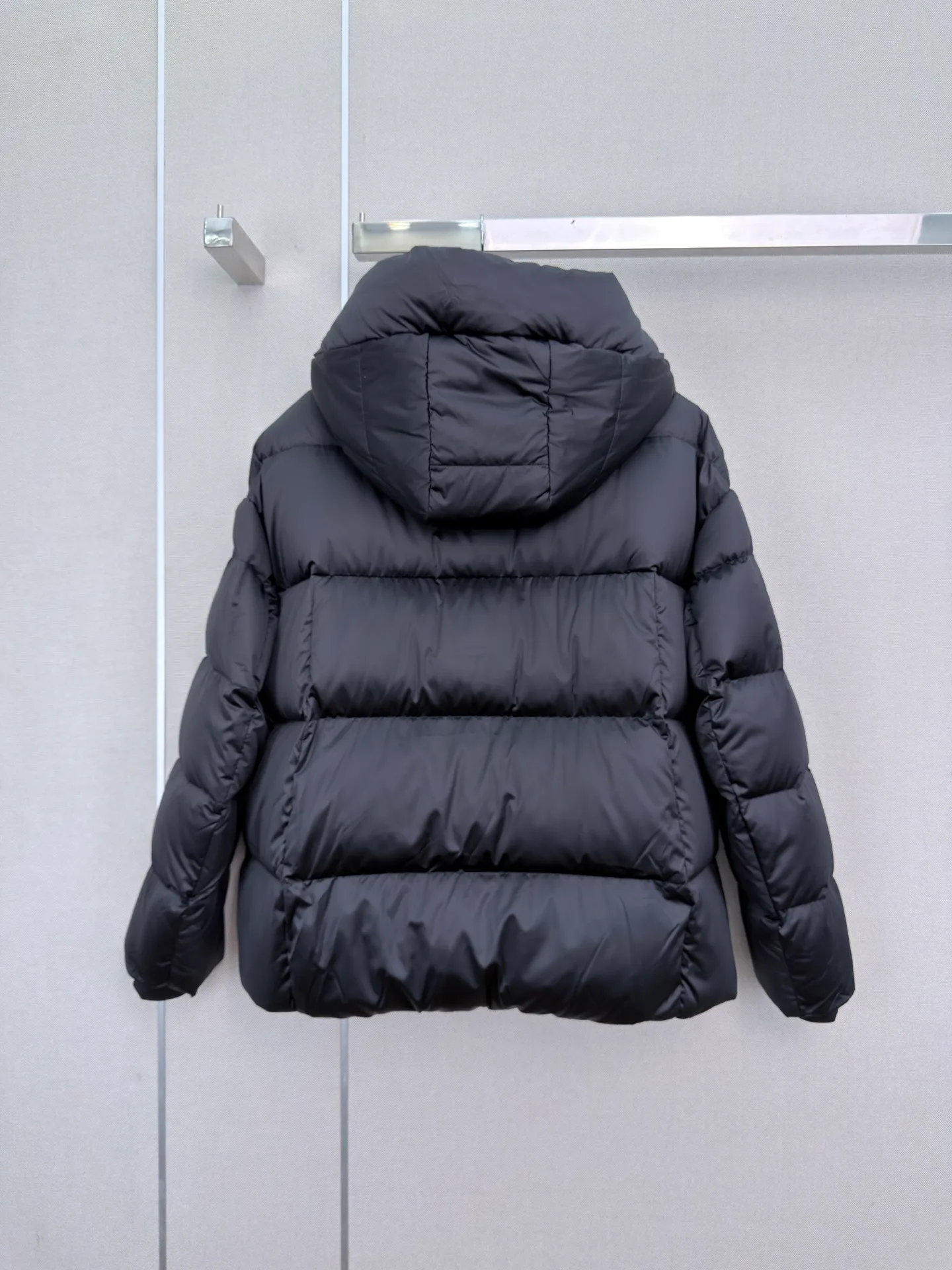 Куртки И Пуховики Женские Prada 18600988