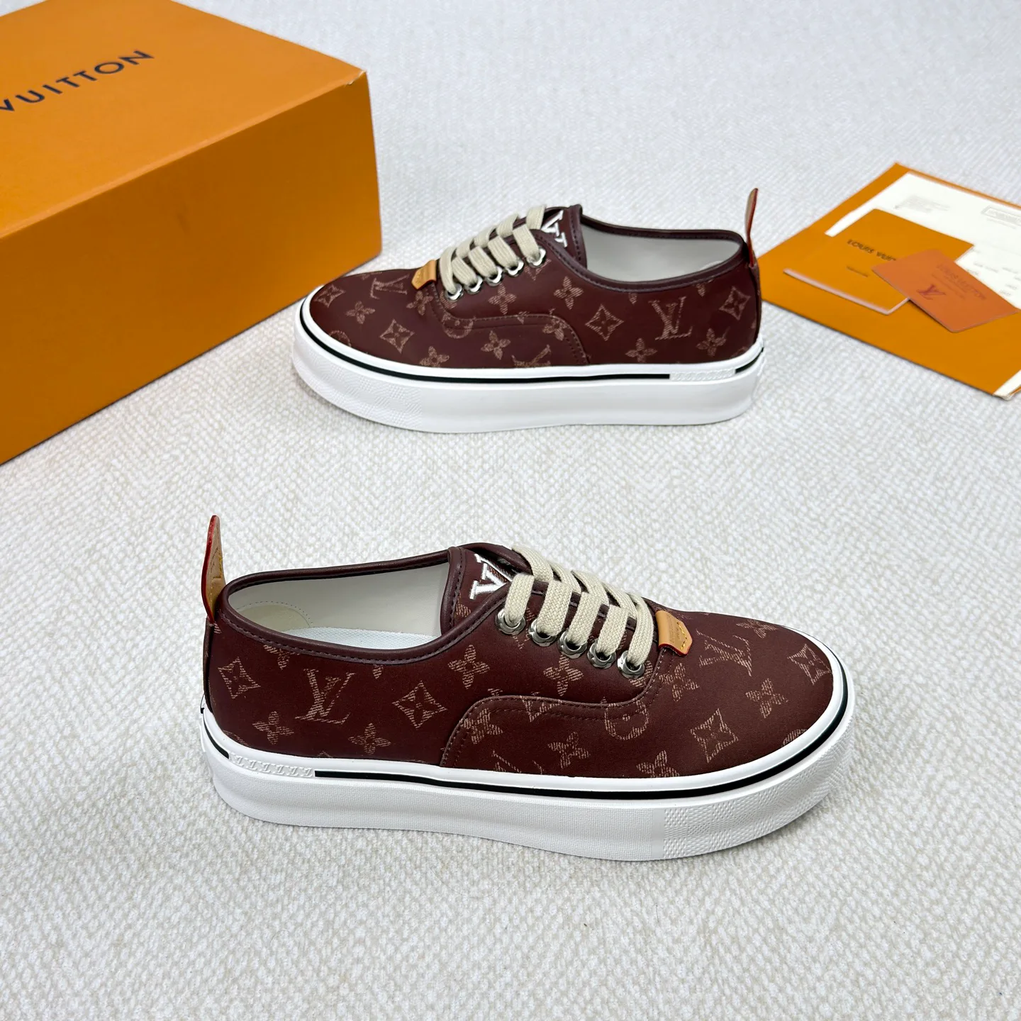 Кроссовки Мужские Louis Vuitton 18365151