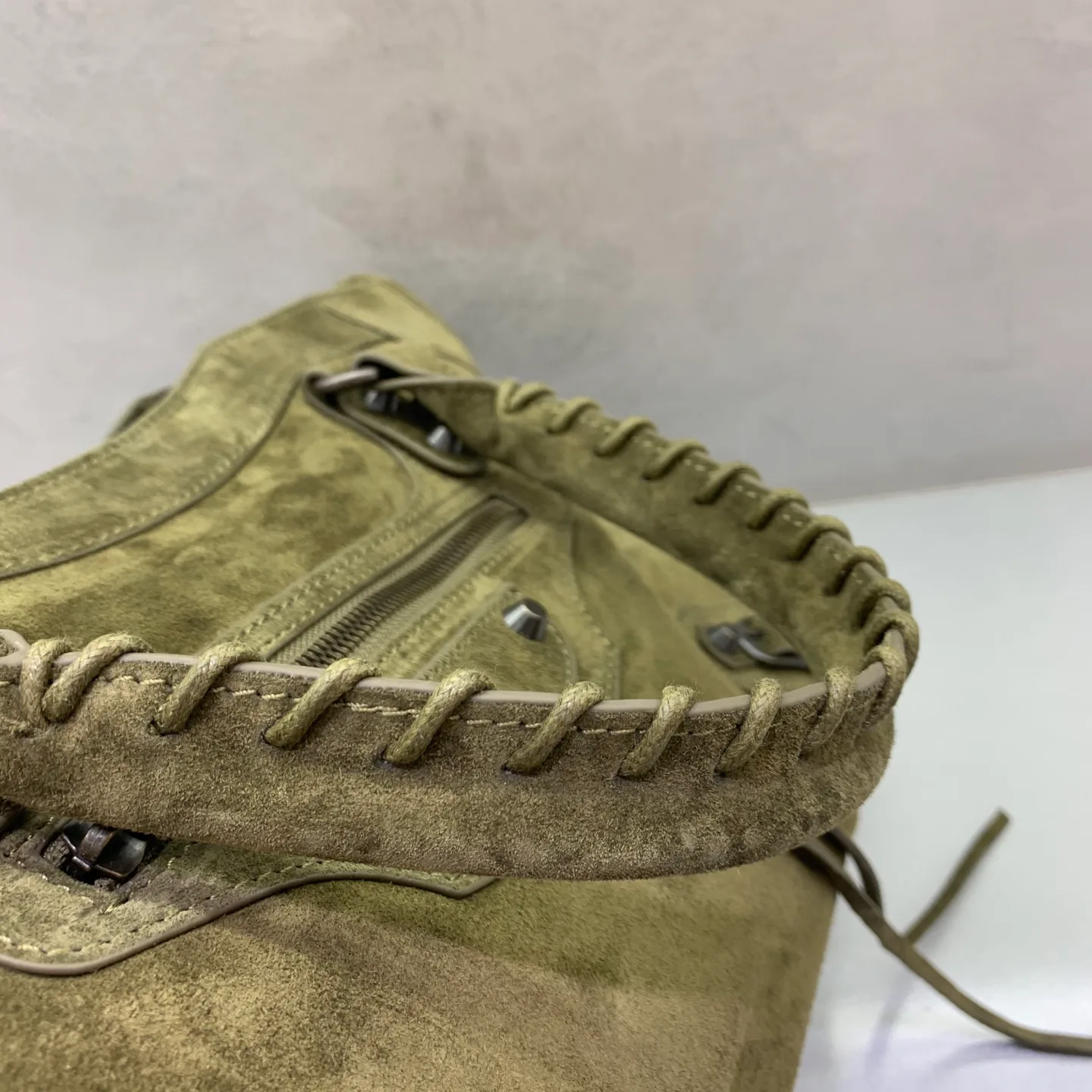 Классические Сумки Женские Balenciaga 13552756