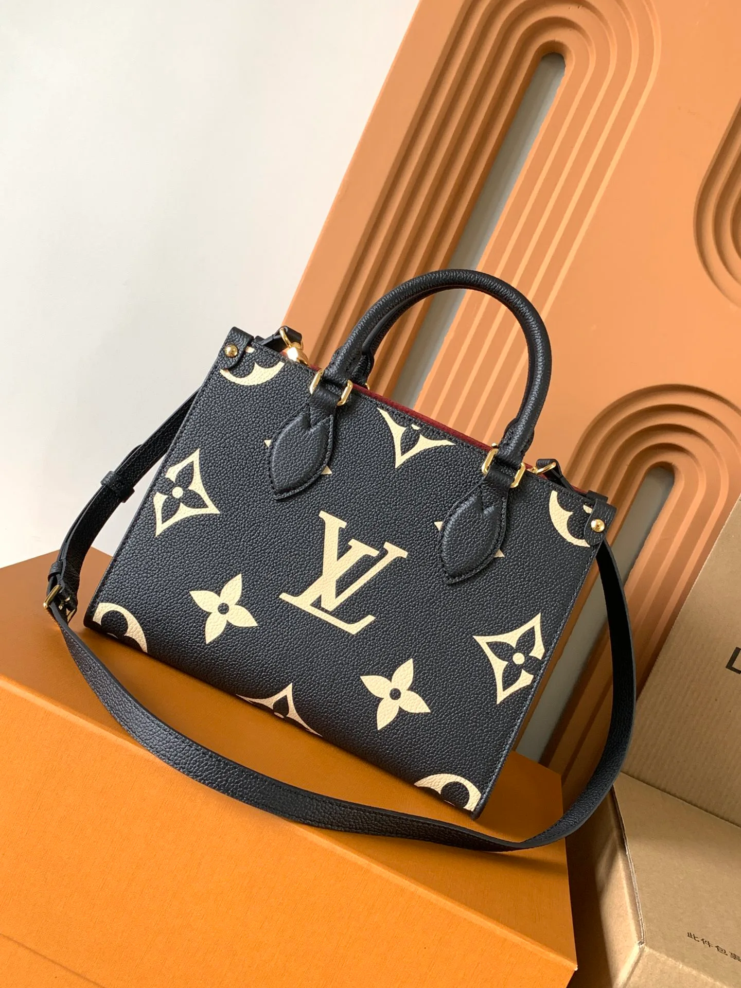 Классические Сумки Женские Louis Vuitton 18148138
