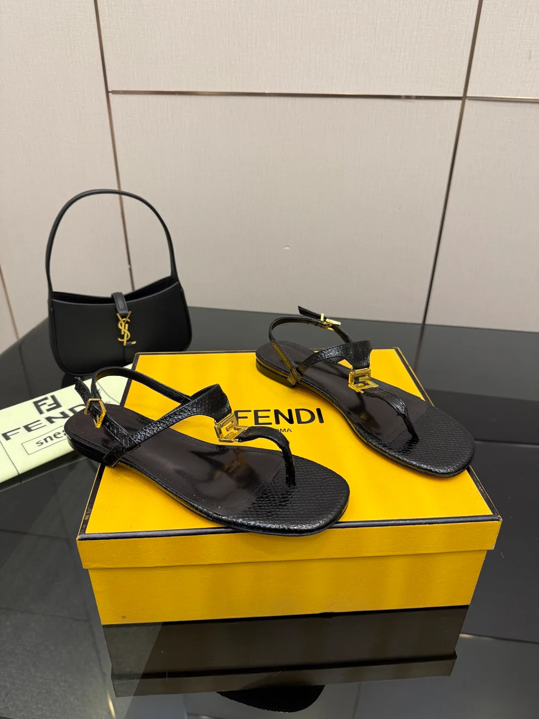 Сандалии Женские Fendi 5052109