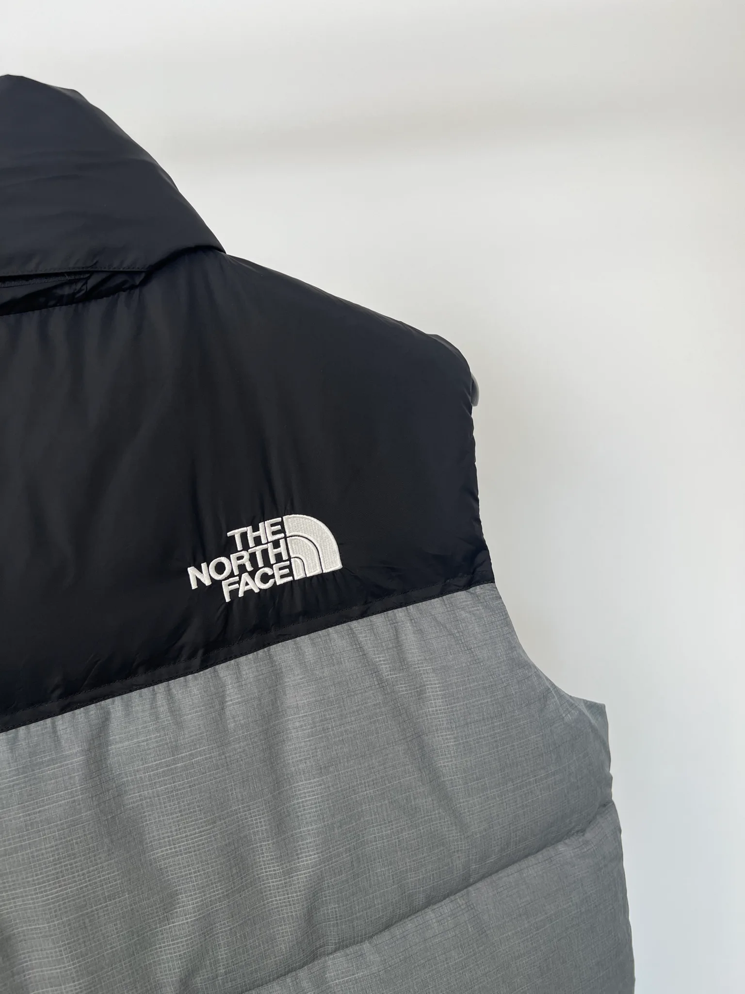Жилеты Женские The North Face 18416028
