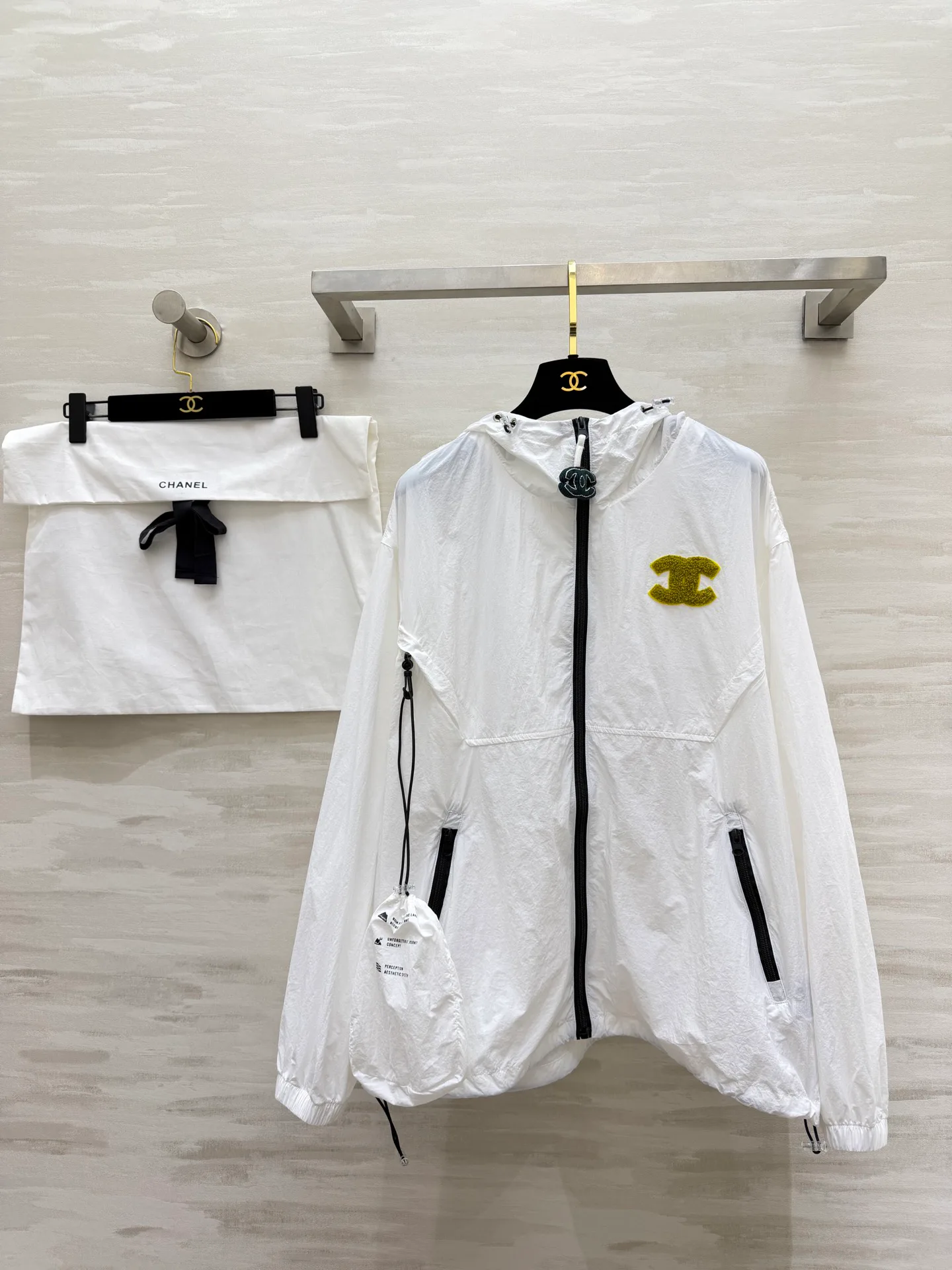 Куртки И Пуховики Женские Chanel 11568137