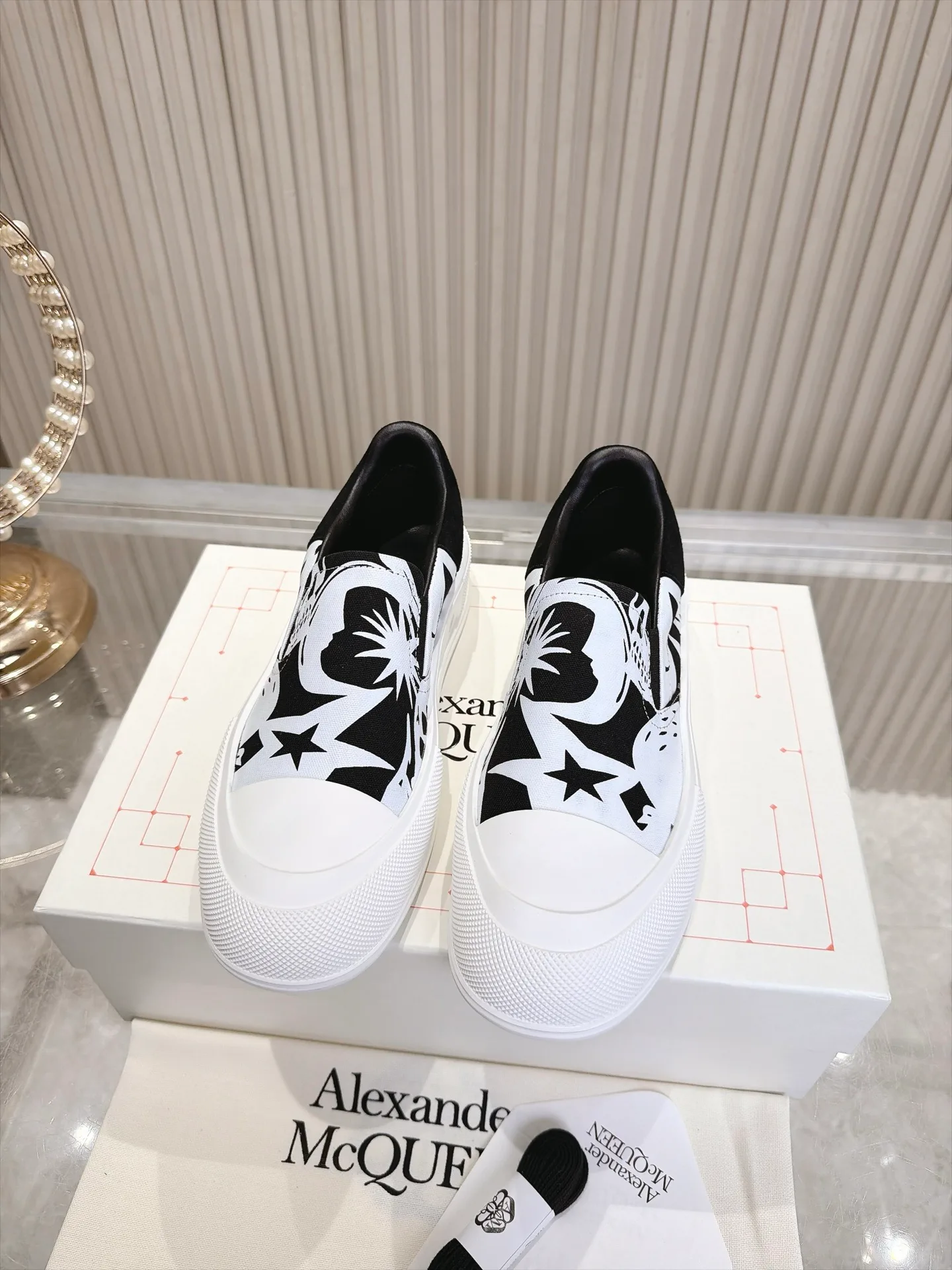 Кроссовки Женские Alexander Mcqueen 18891303
