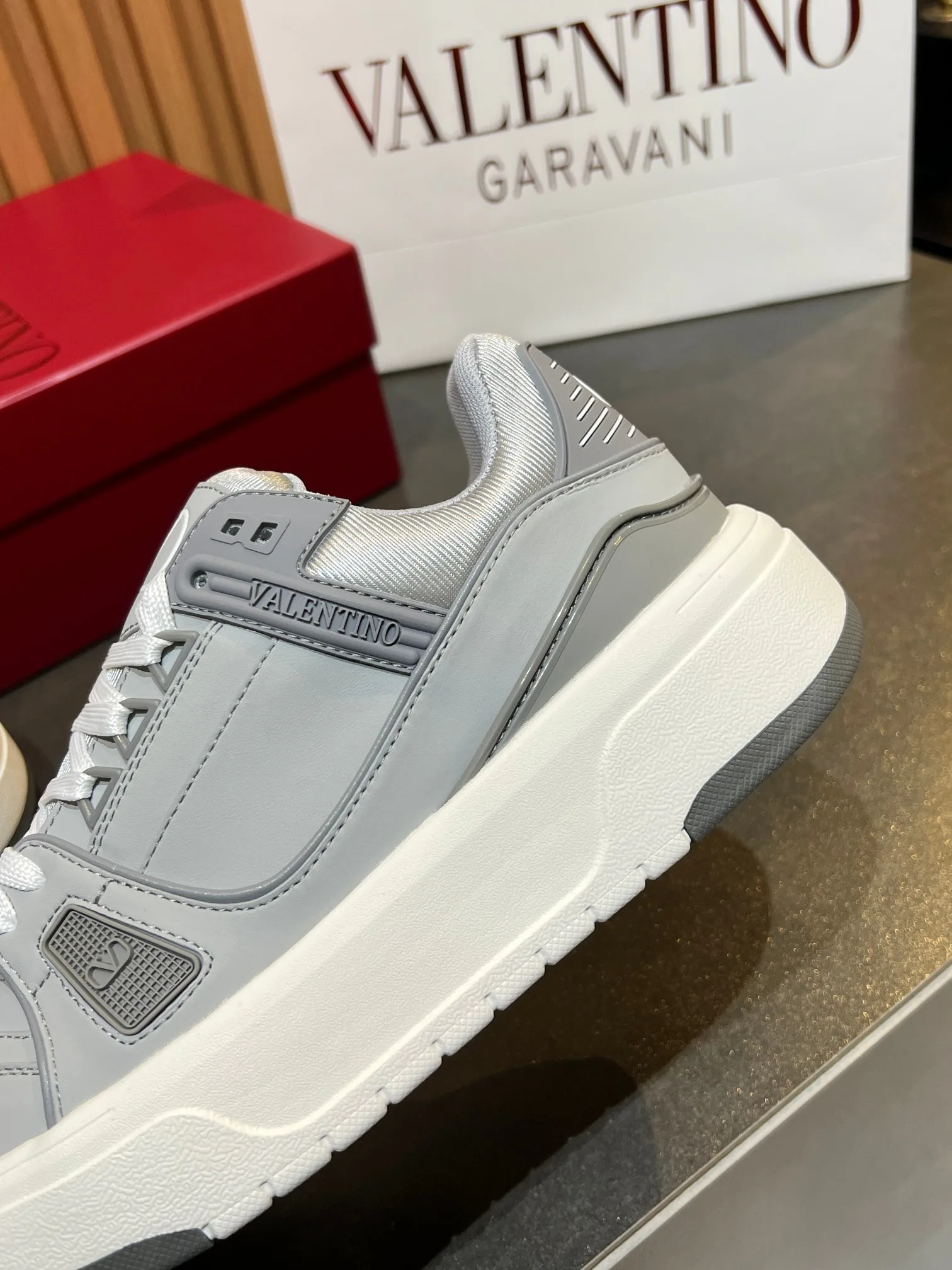Кроссовки Женские Valentino 11575956