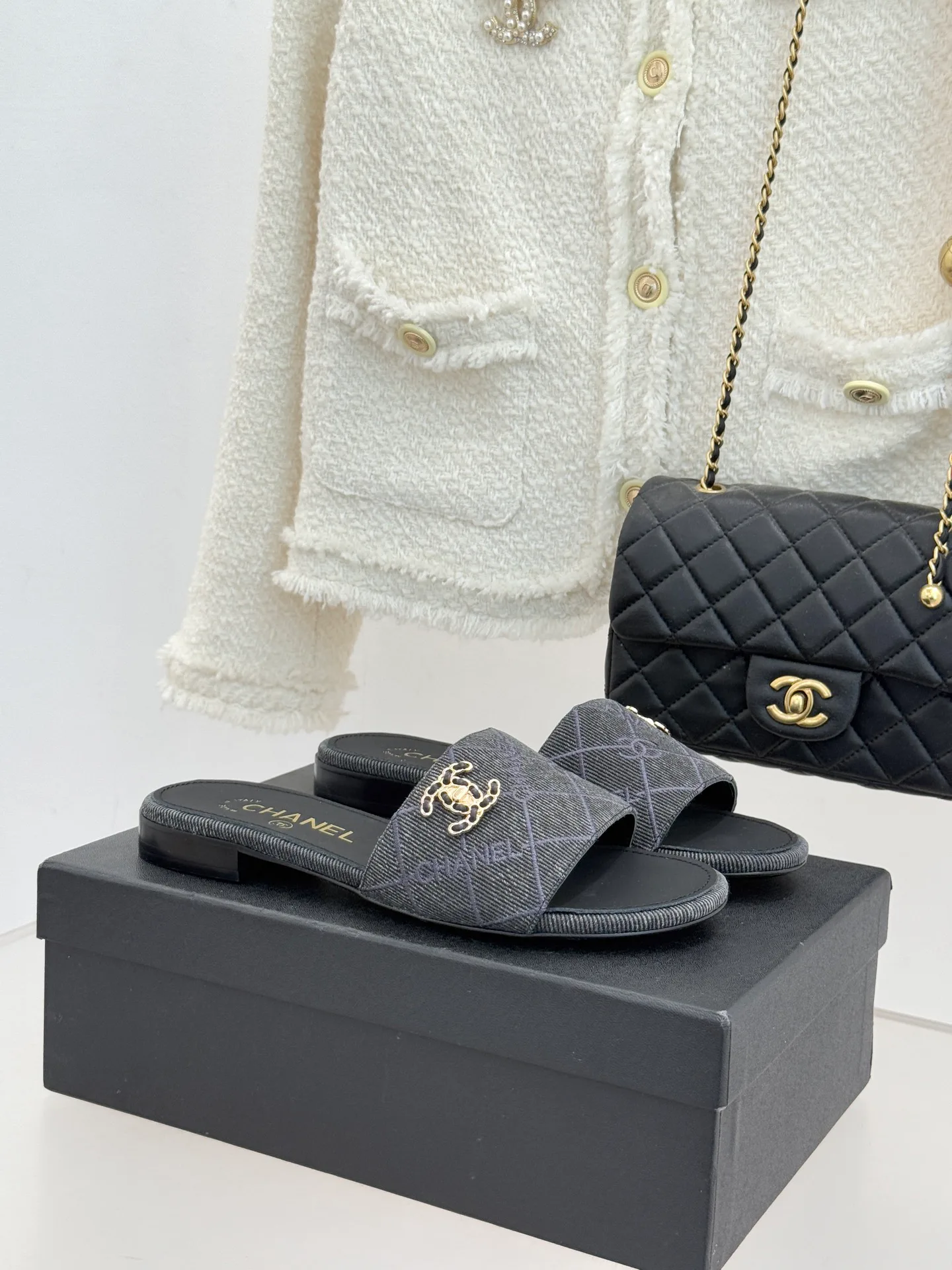 Шлепанцы Женские Chanel 9499357