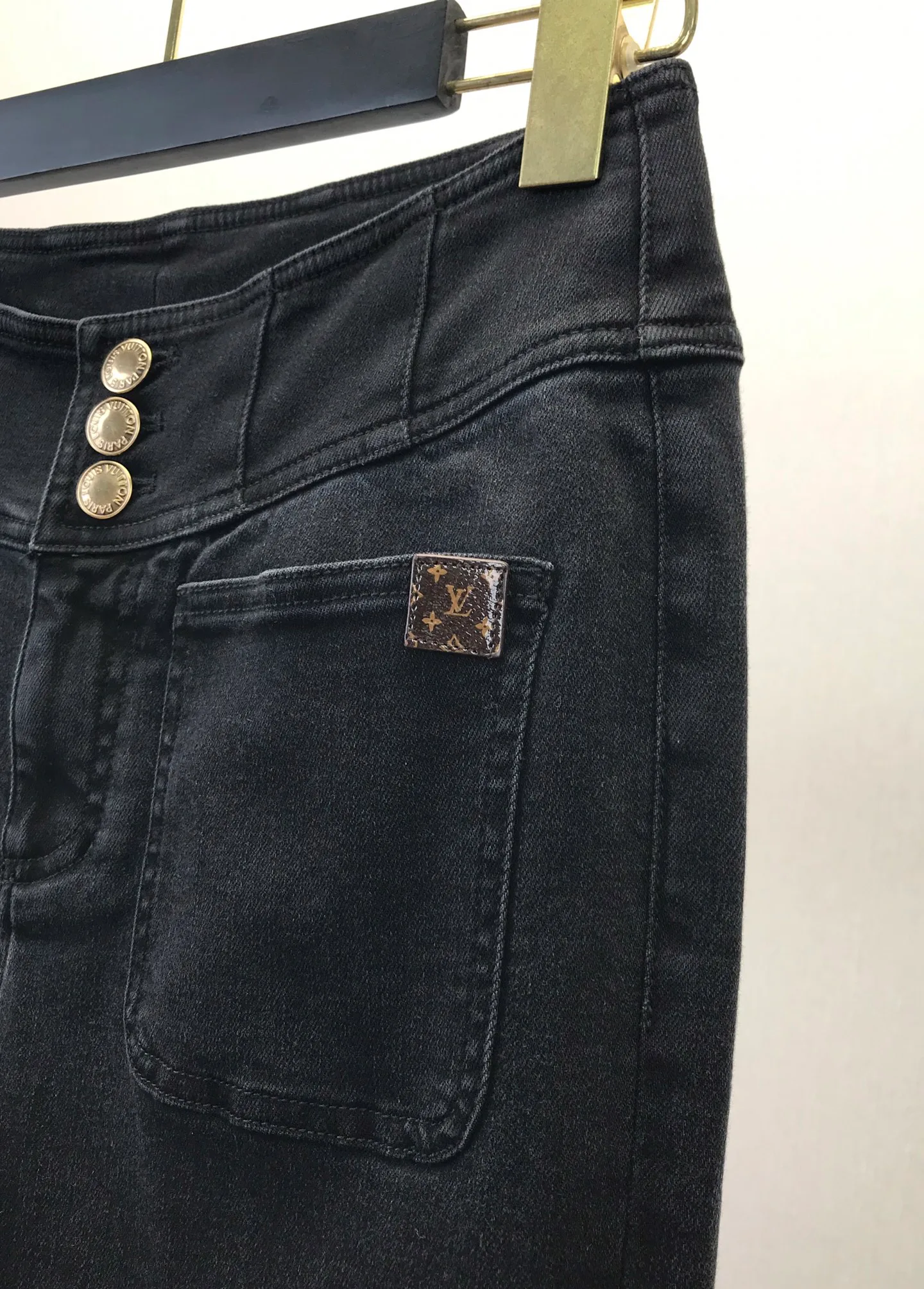 Джинсы Женские Louis Vuitton 18979738