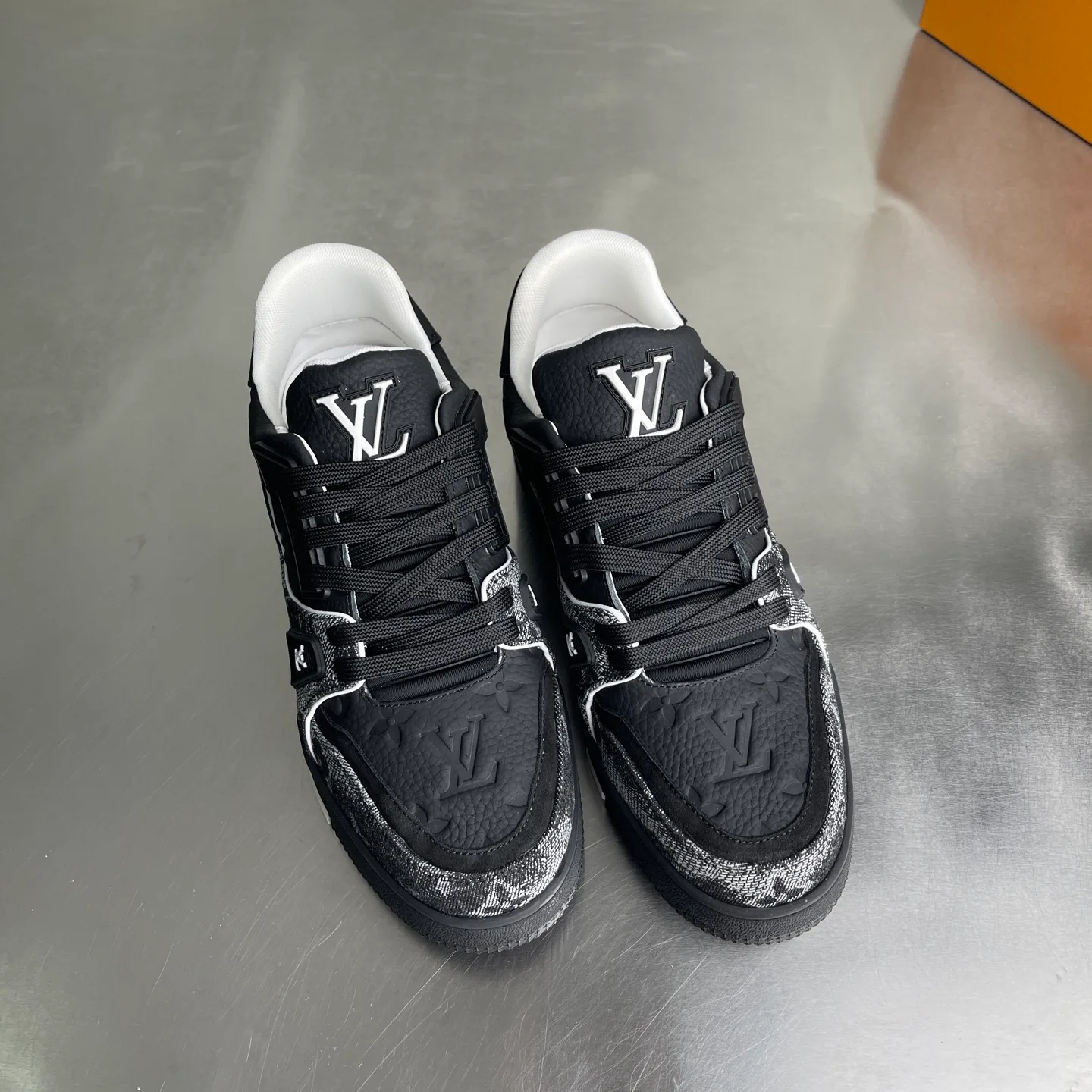 Кроссовки Мужские Louis Vuitton 986894