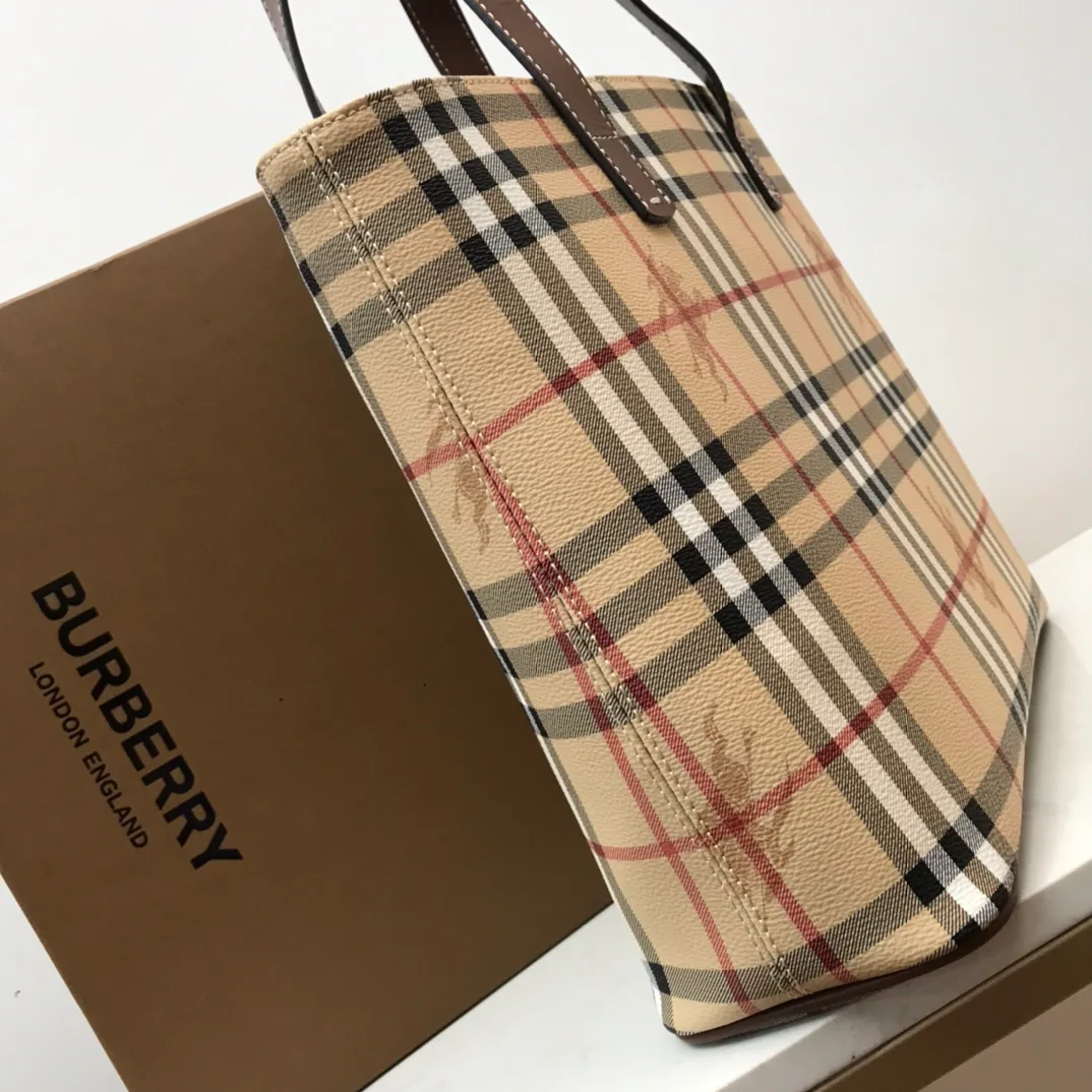 Классические Сумки Женские Burberry 11013020