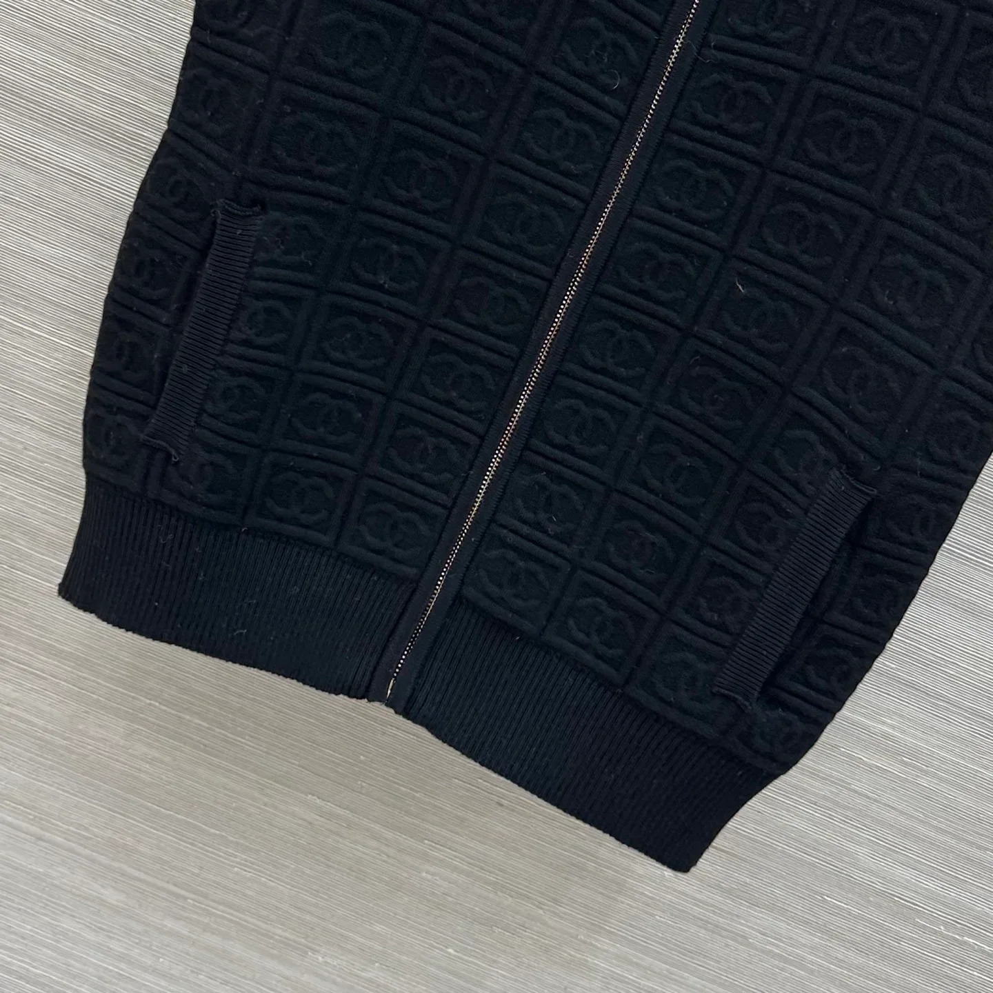 Жилеты Женские Chanel 19241386