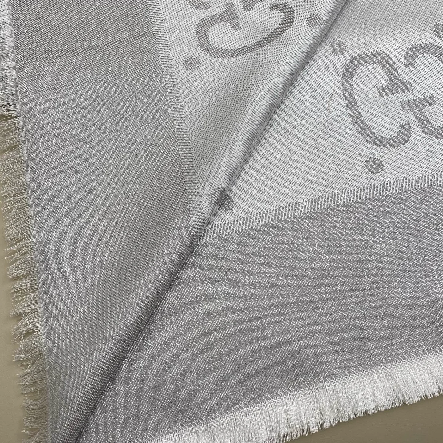 Платки Gucci 6086060