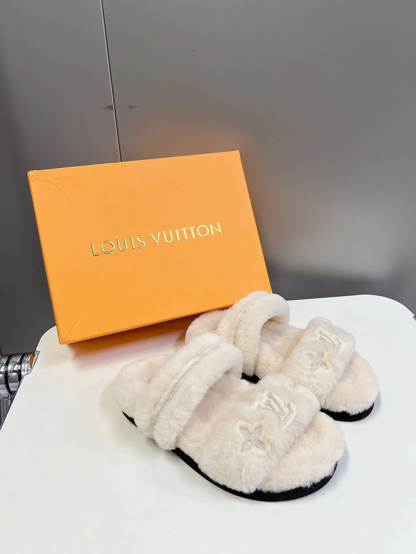 Тапочки Женские Louis Vuitton 139498