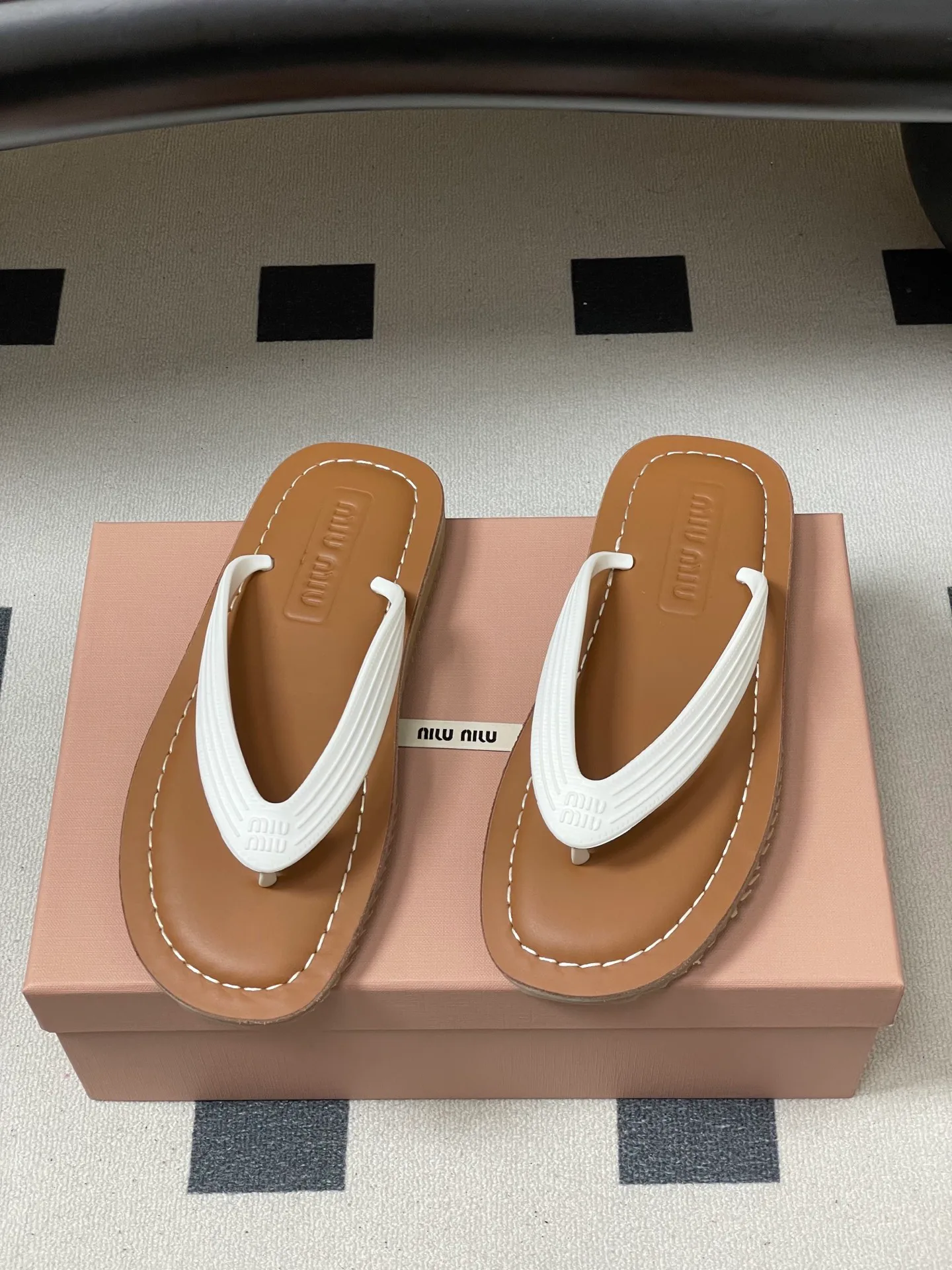 Шлепанцы Женские Miu Miu 13343854