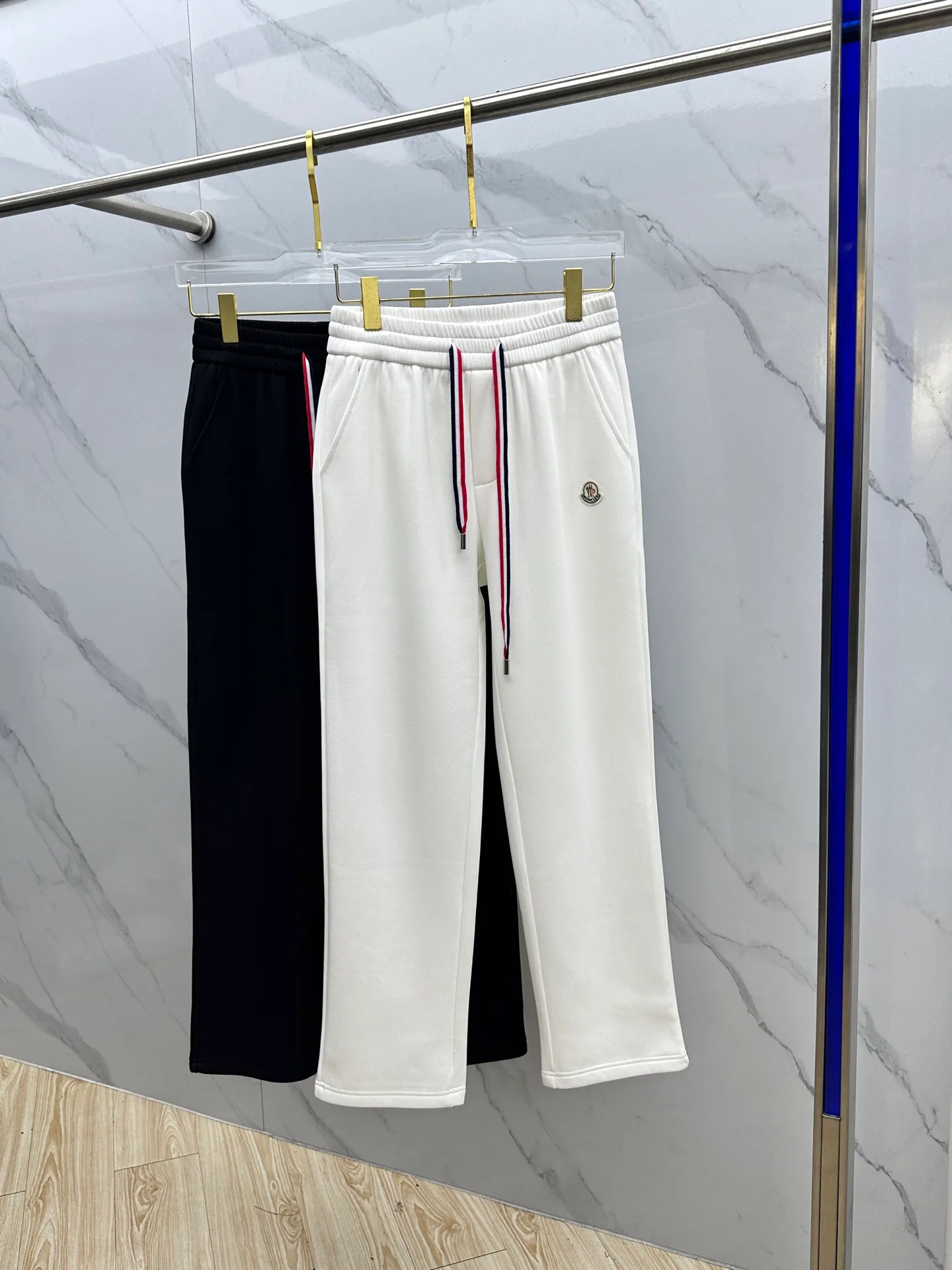 Брюки Мужские Moncler 18246680