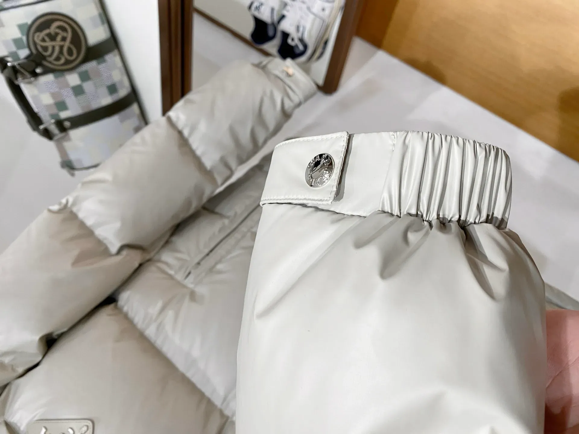 Куртки И Пуховики Женские Prada 1309591