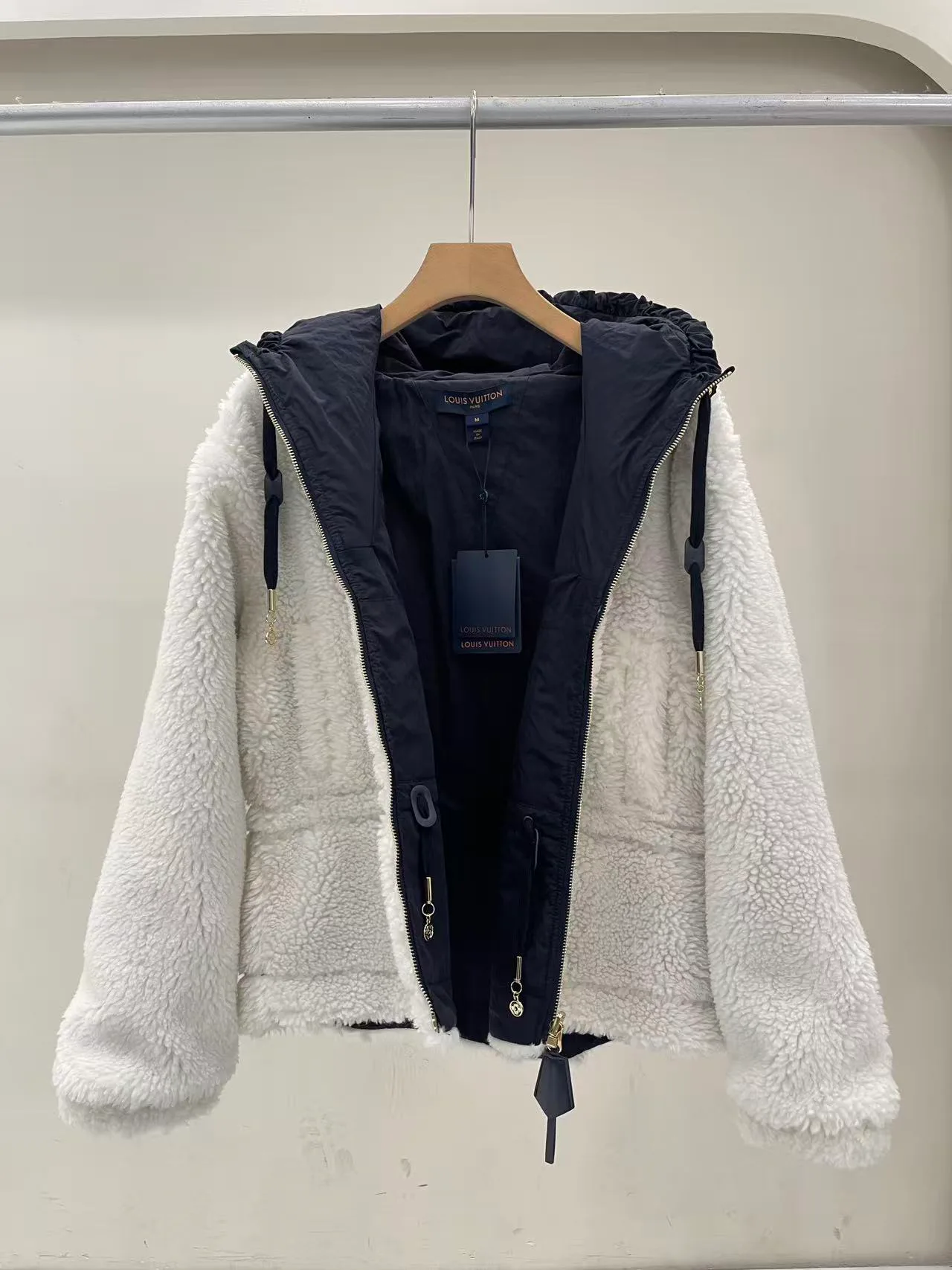 Куртки И Пуховики Женские Louis Vuitton 6637805