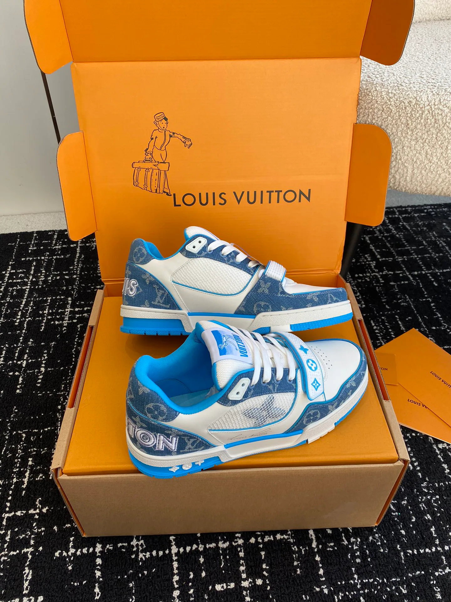 Кроссовки Женские Louis Vuitton 5438163