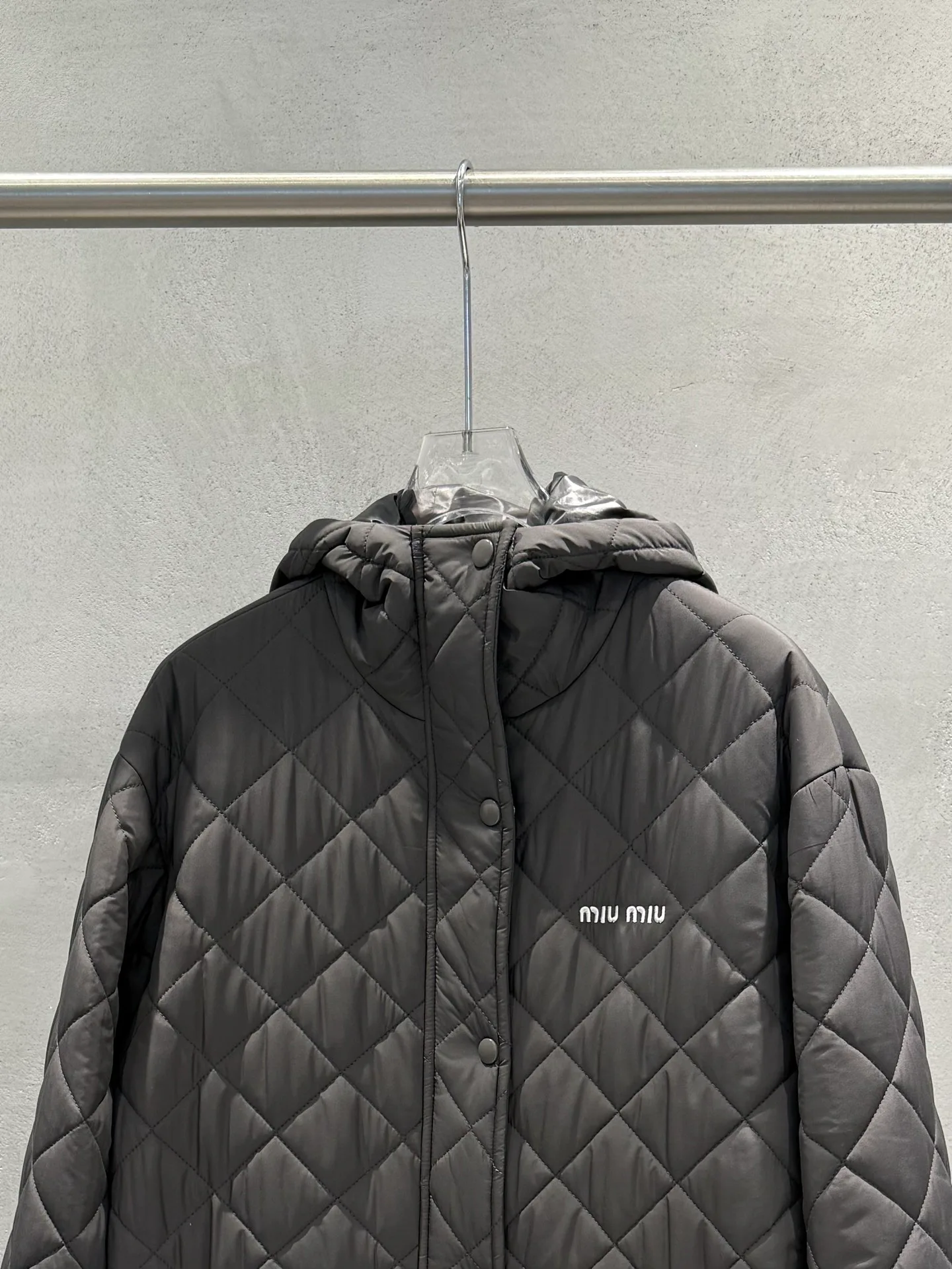 Куртки И Пуховики Женские Miu Miu 18533869